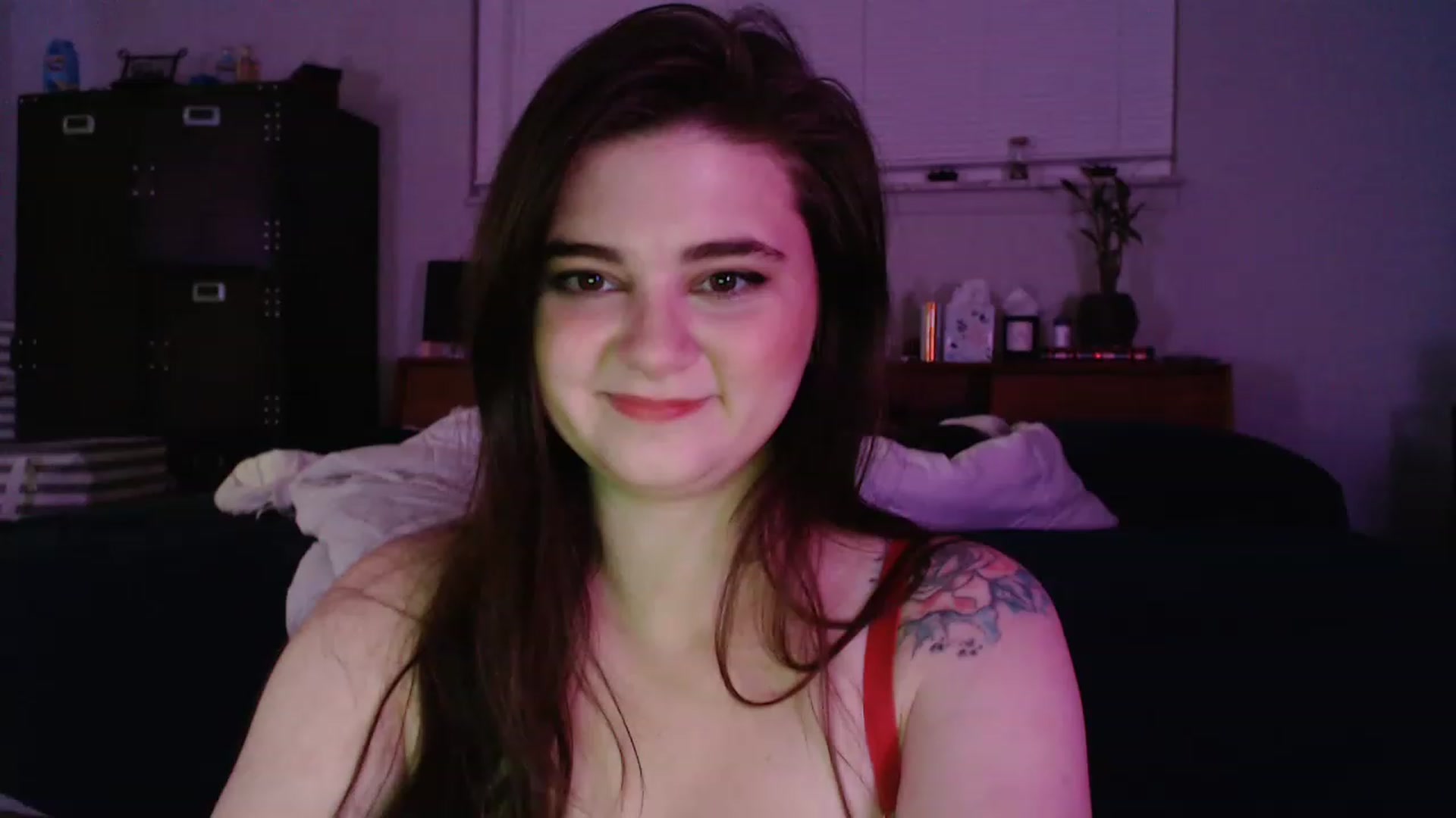 Gallery image thumbnail from PillowPrncess's myfreecams stream on, 02/08/2023, 04:26 image 5 of 20