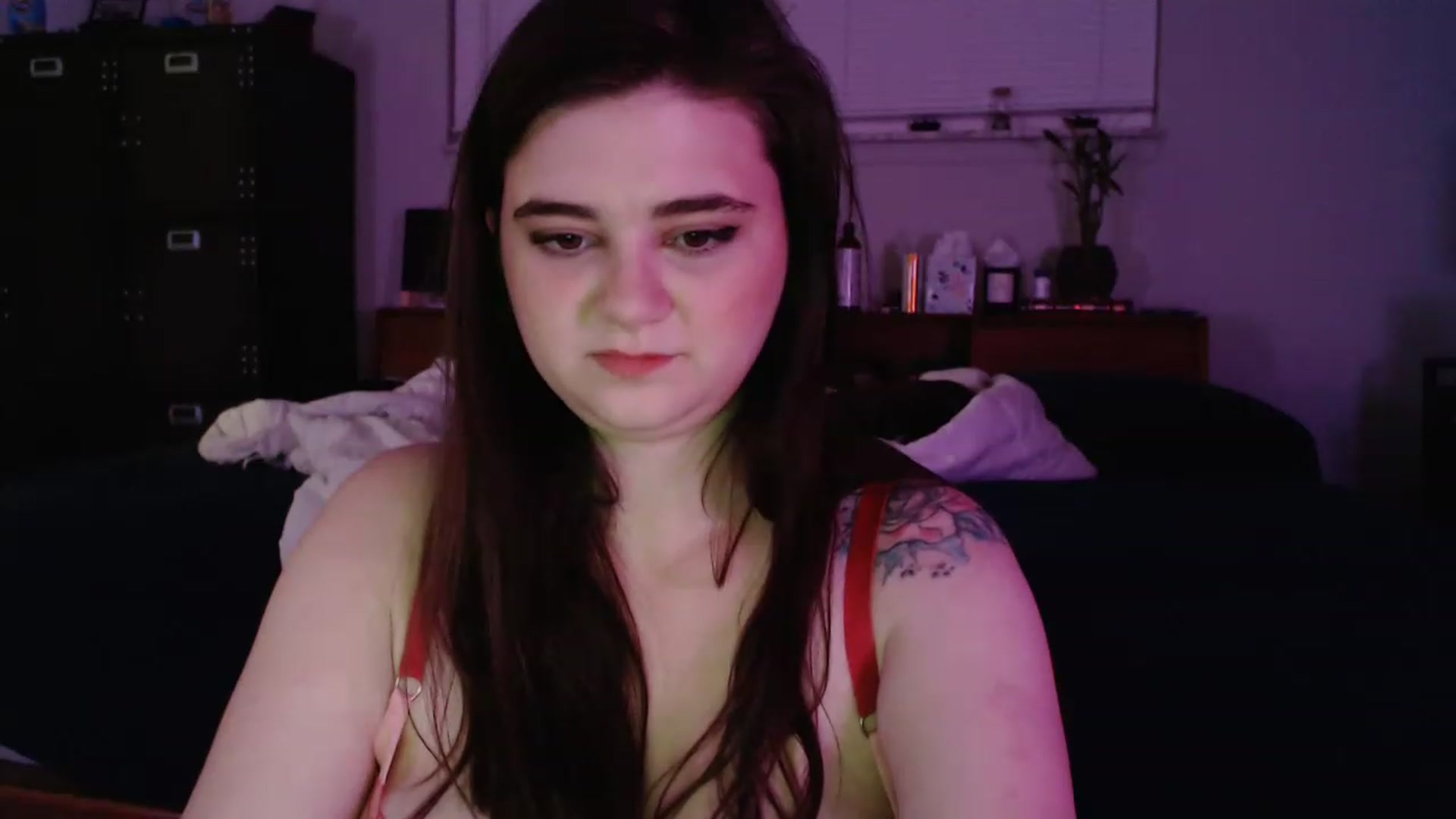 Gallery image thumbnail from PillowPrncess's myfreecams stream on, 02/08/2023, 04:26 image 13 of 20