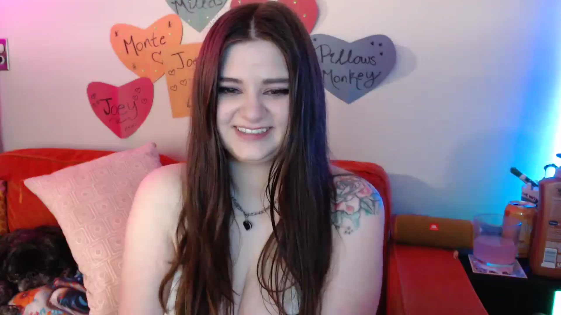 Gallery image thumbnail from PillowPrncess's myfreecams stream on, 09/17/2024, 07:51 image 8 of 20