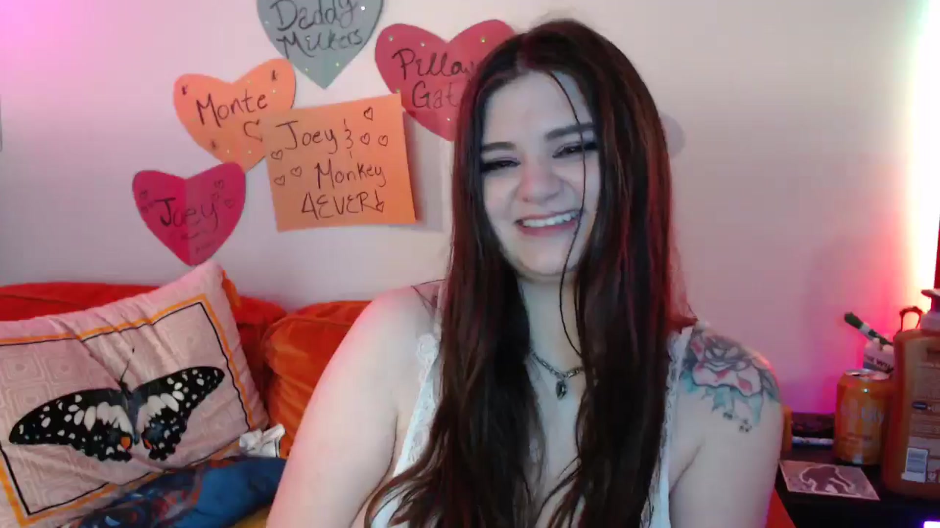 Gallery image thumbnail from PillowPrncess's myfreecams stream on, 09/17/2024, 07:51 image 18 of 20
