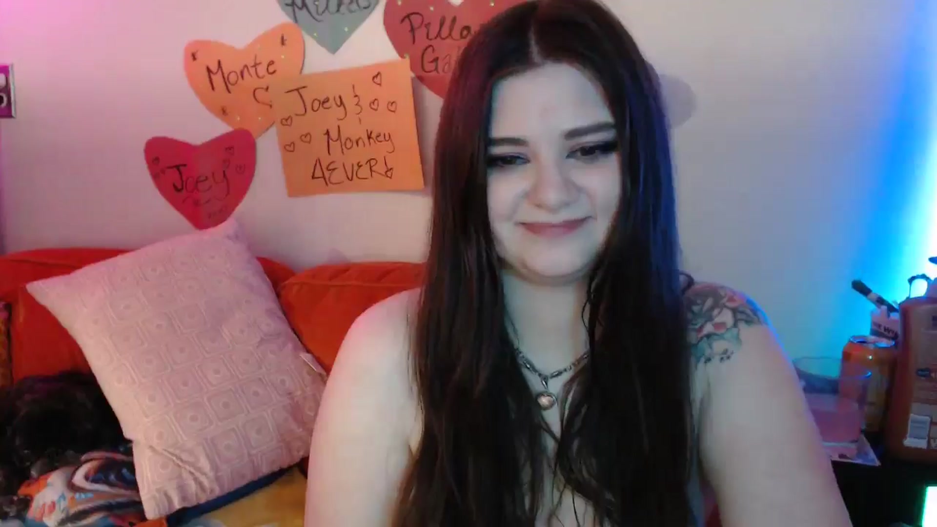 Gallery image thumbnail from PillowPrncess's myfreecams stream on, 09/17/2024, 07:51 image 7 of 20