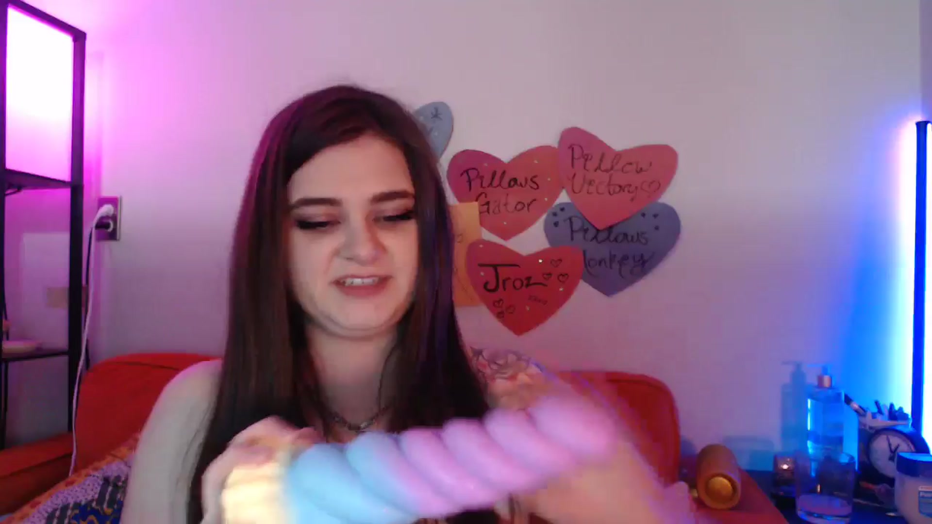 Gallery image thumbnail from PillowPrncess's myfreecams stream on, 10/20/2024, 05:35 image 18 of 20