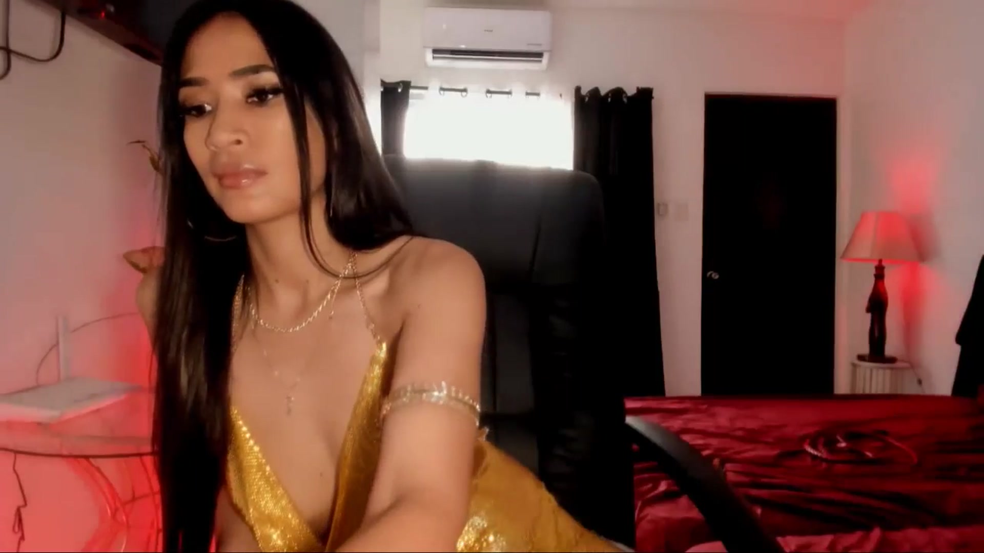 Gallery image thumbnail from PinayGoddessX's myfreecams stream on, 06/11/2025, 08:44 image 4 of 20