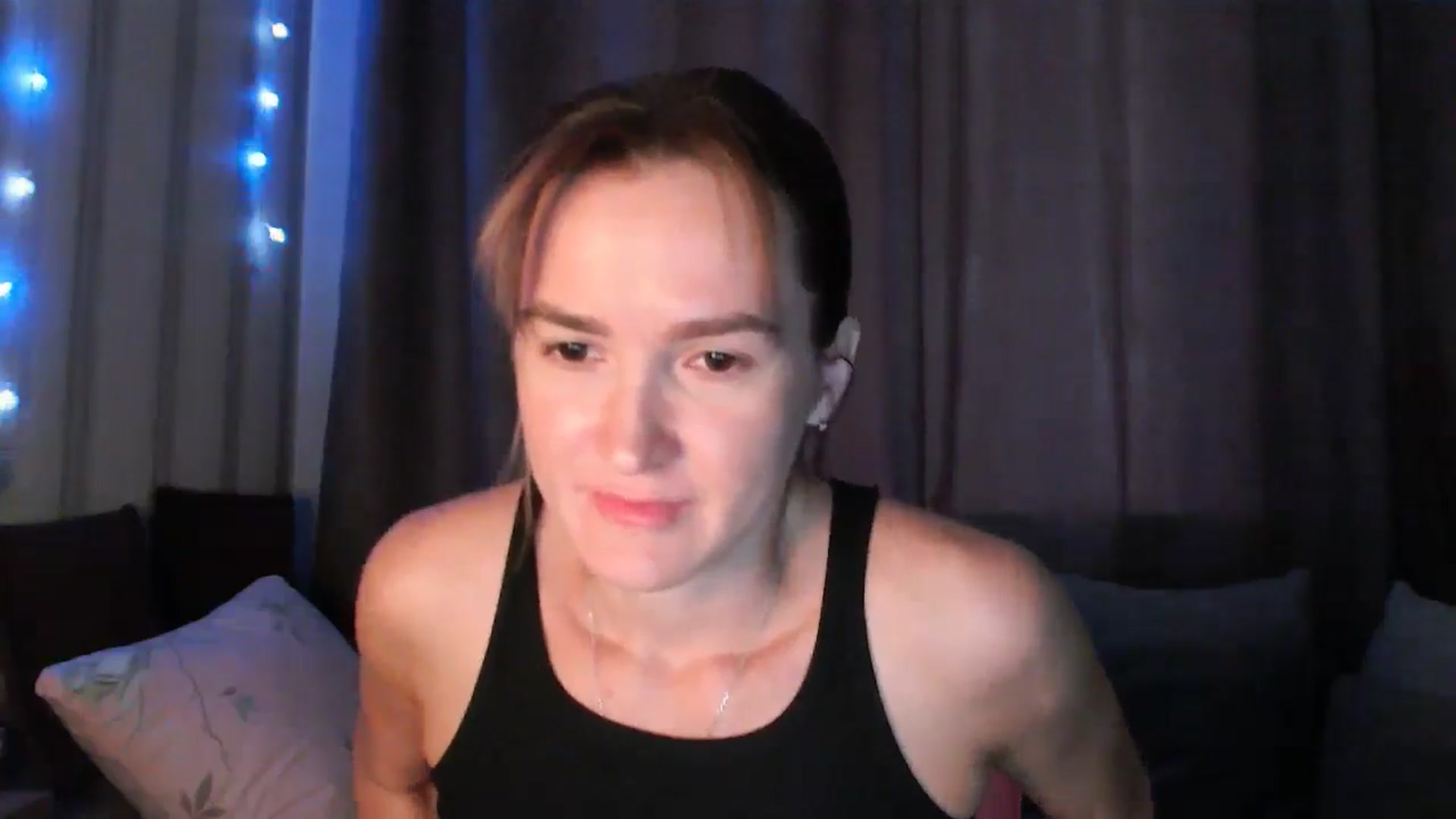 Gallery image thumbnail from Pineapple_m's myfreecams stream on, 08/12/2024, 12:26 image 10 of 20