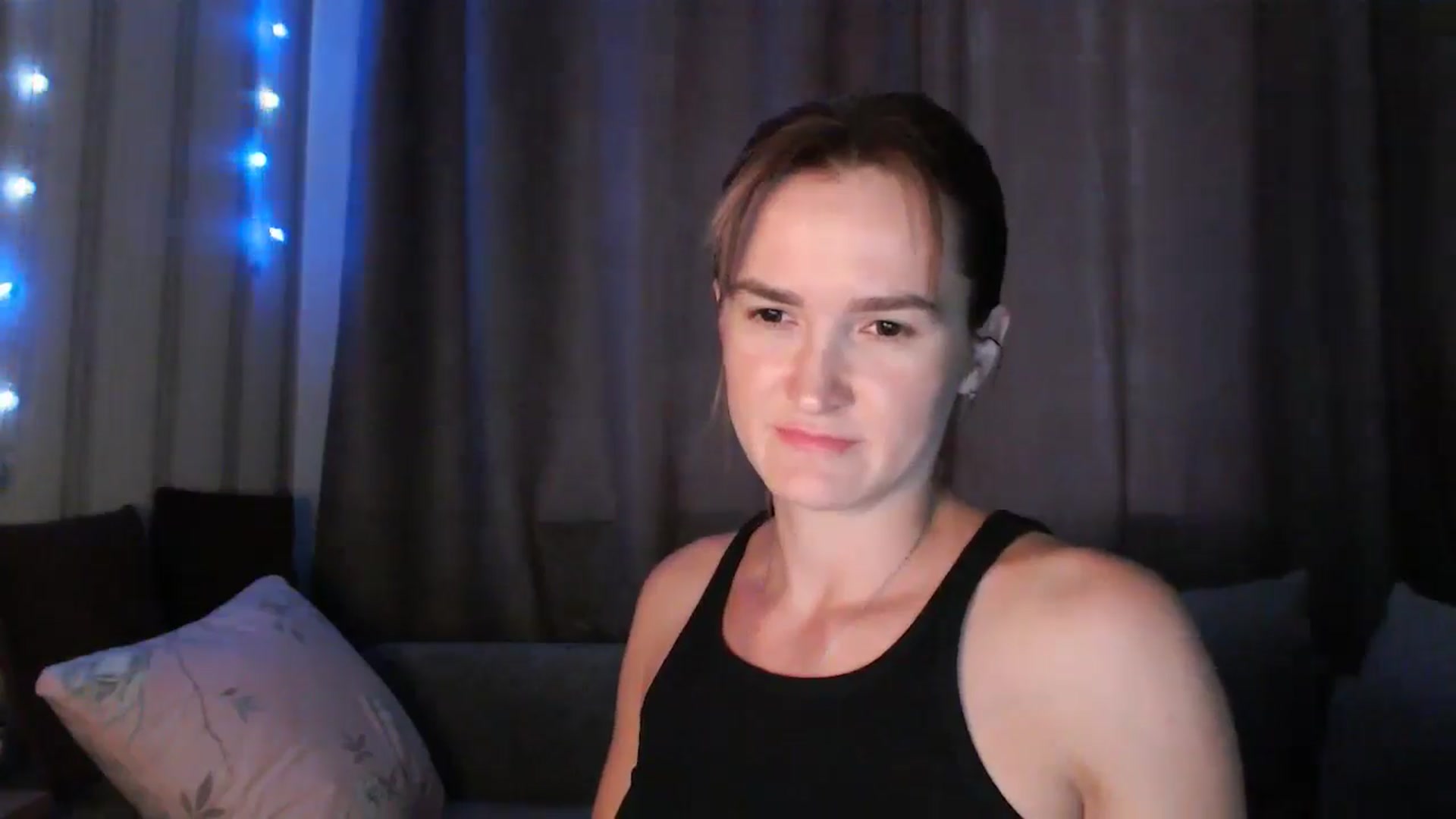Gallery image thumbnail from Pineapple_m's myfreecams stream on, 08/12/2024, 12:26 image 3 of 20