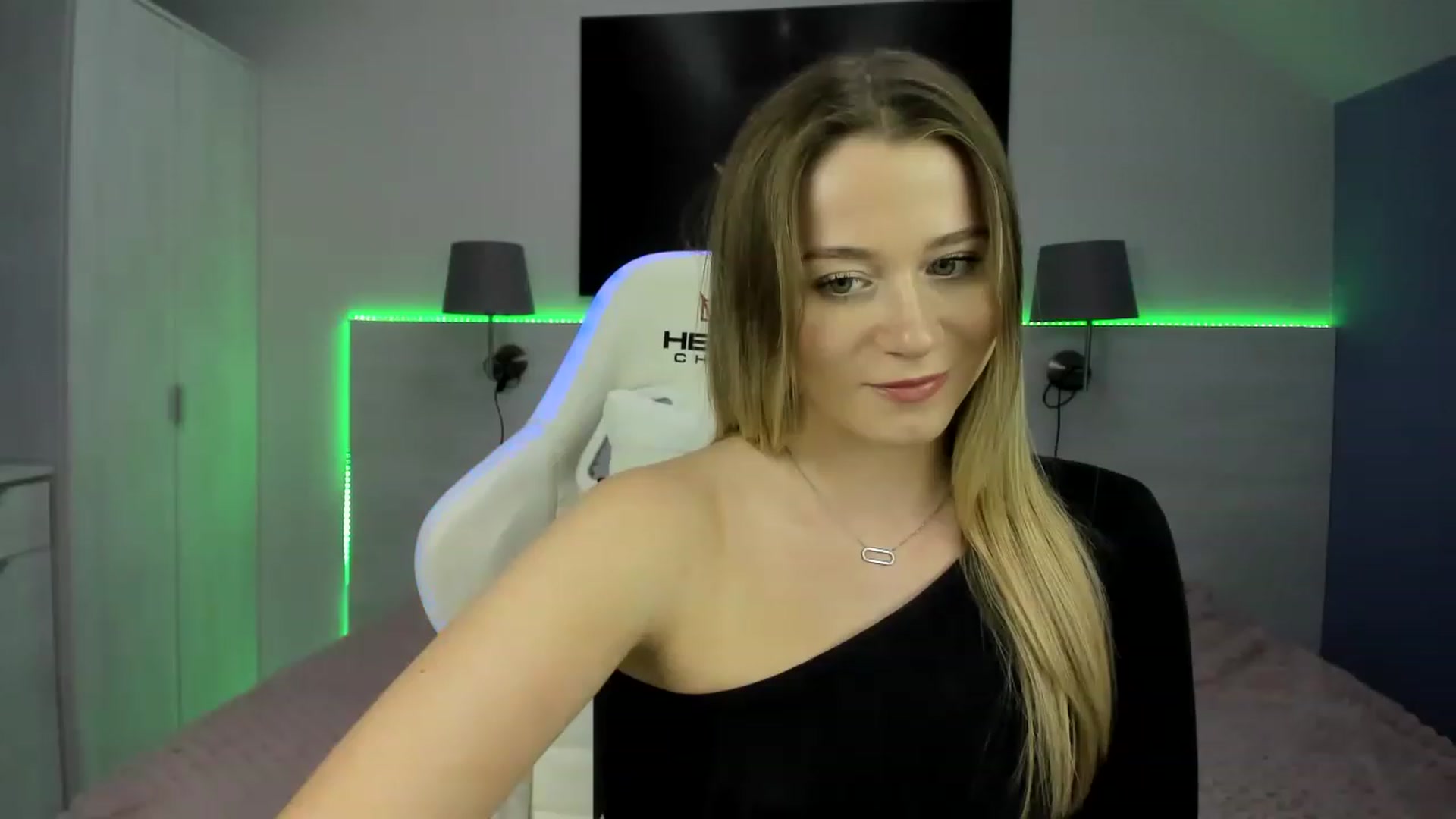Gallery image thumbnail from PinkCoral's myfreecams stream on, 06/10/2023, 15:50 image 3 of 20