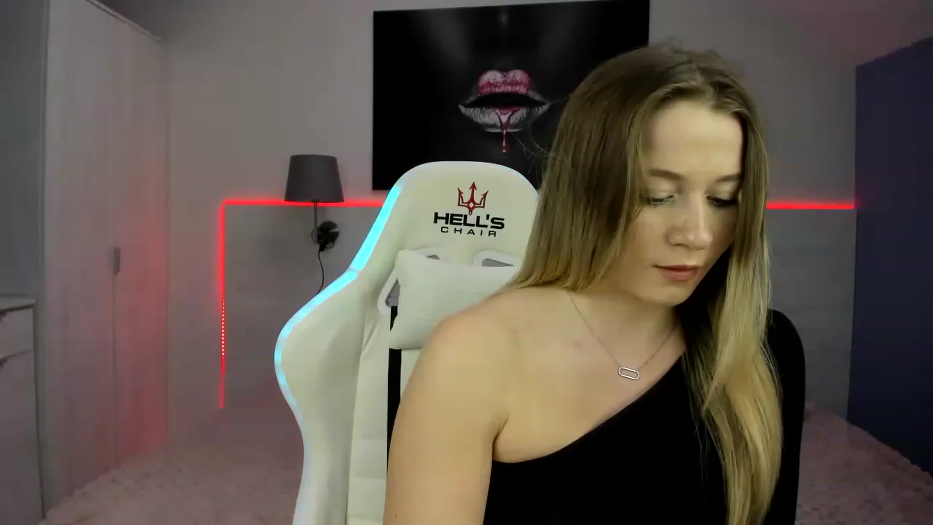 Gallery image thumbnail from PinkCoral's myfreecams stream on, 06/10/2023, 15:50 image 2 of 20