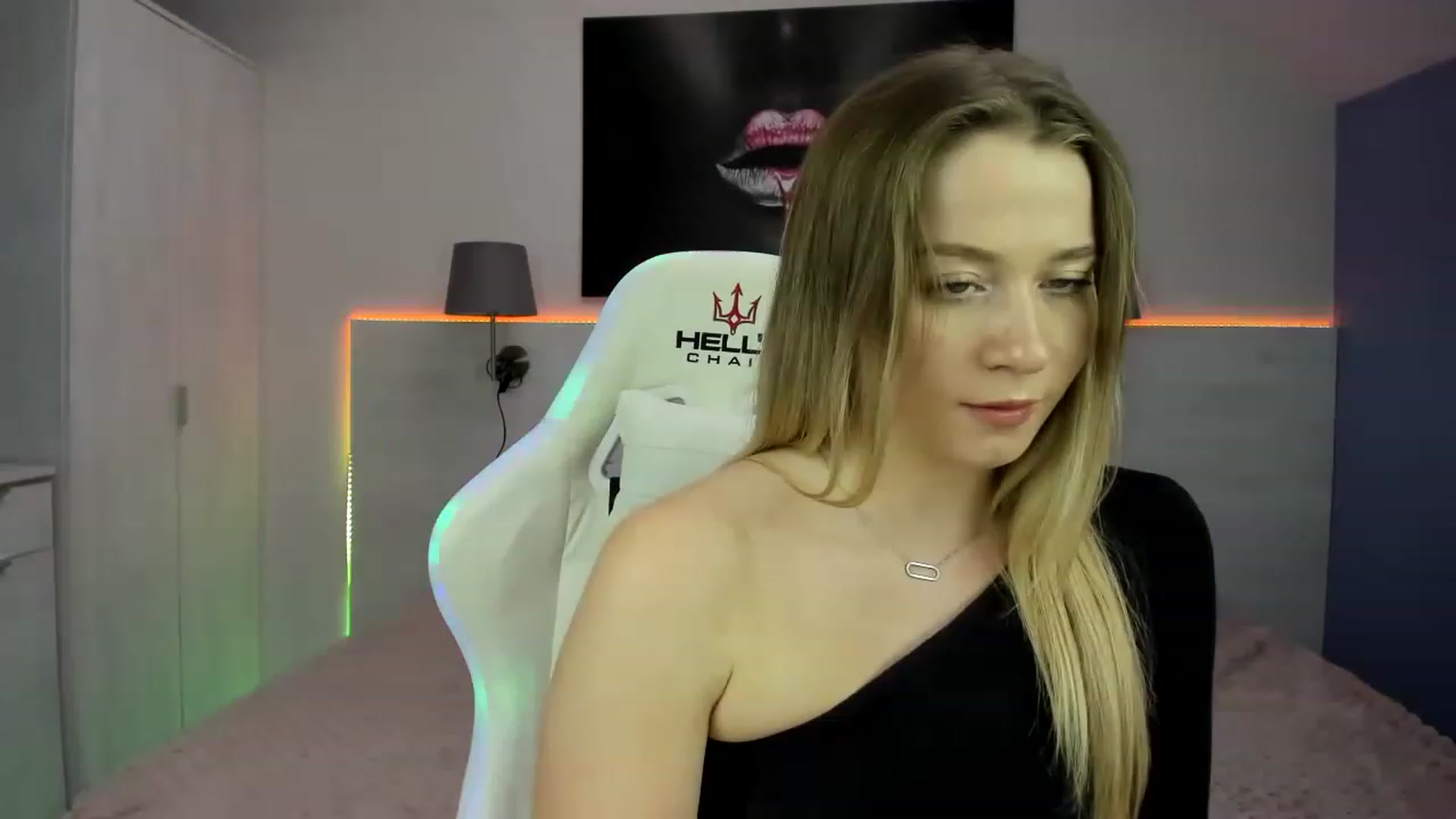 Gallery image thumbnail from PinkCoral's myfreecams stream on, 06/10/2023, 15:50 image 14 of 20
