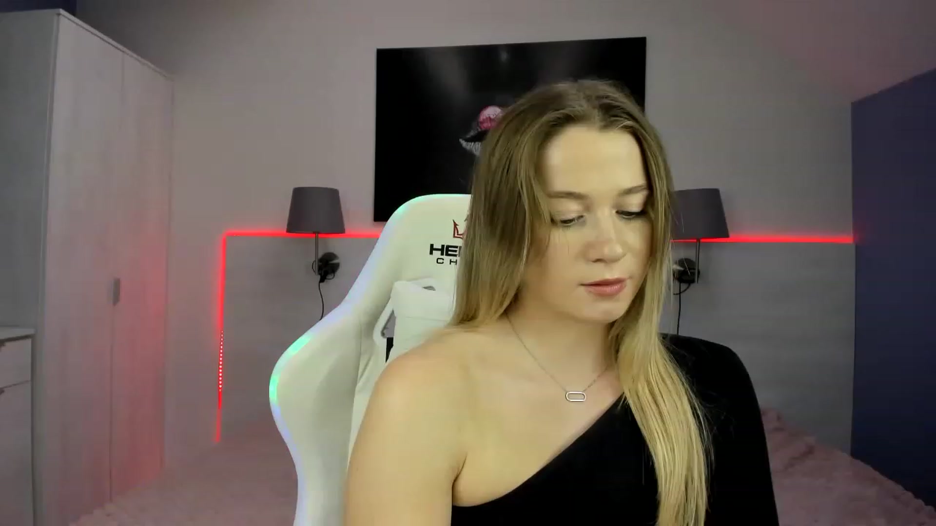 Gallery image thumbnail from PinkCoral's myfreecams stream on, 06/10/2023, 15:50 image 19 of 20