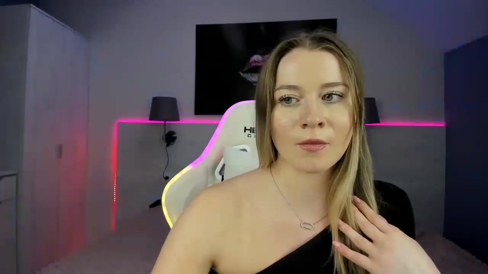 Gallery image thumbnail from PinkCoral's myfreecams stream on, 06/10/2023, 16:47 image 19 of 20