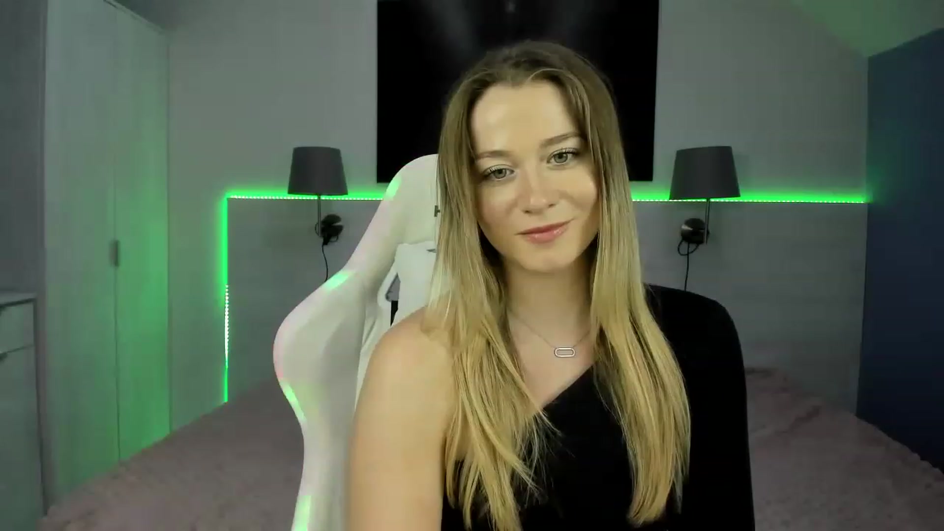 Gallery image thumbnail from PinkCoral's myfreecams stream on, 06/10/2023, 16:47 image 9 of 20