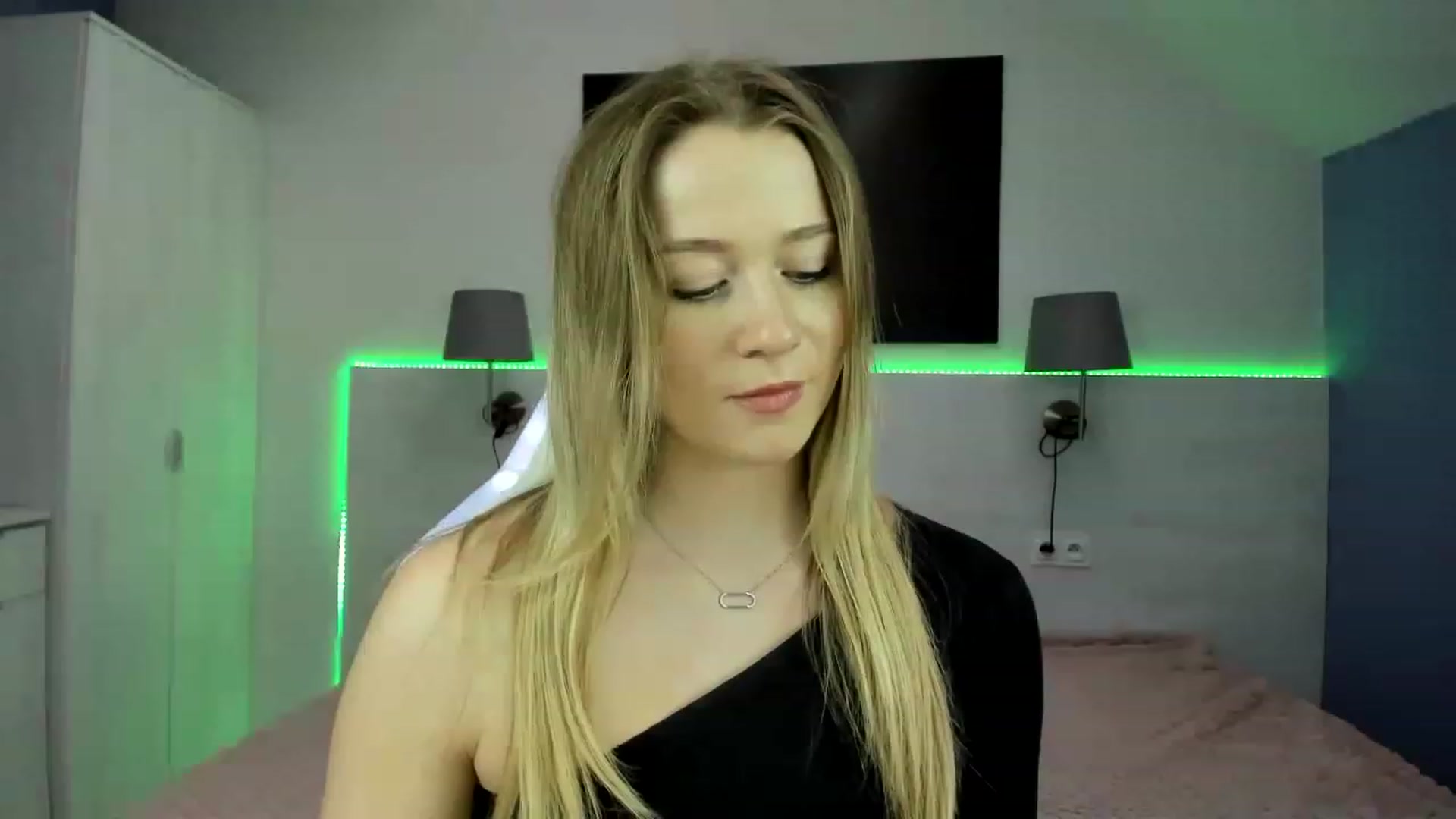Gallery image thumbnail from PinkCoral's myfreecams stream on, 06/10/2023, 16:47 image 13 of 20