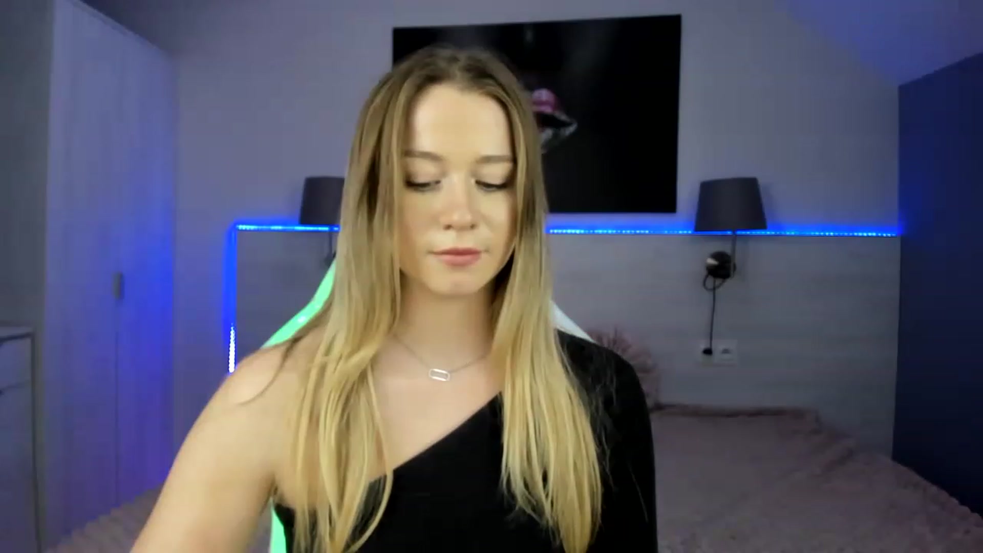 Gallery image thumbnail from PinkCoral's myfreecams stream on, 06/10/2023, 17:35 image 8 of 20