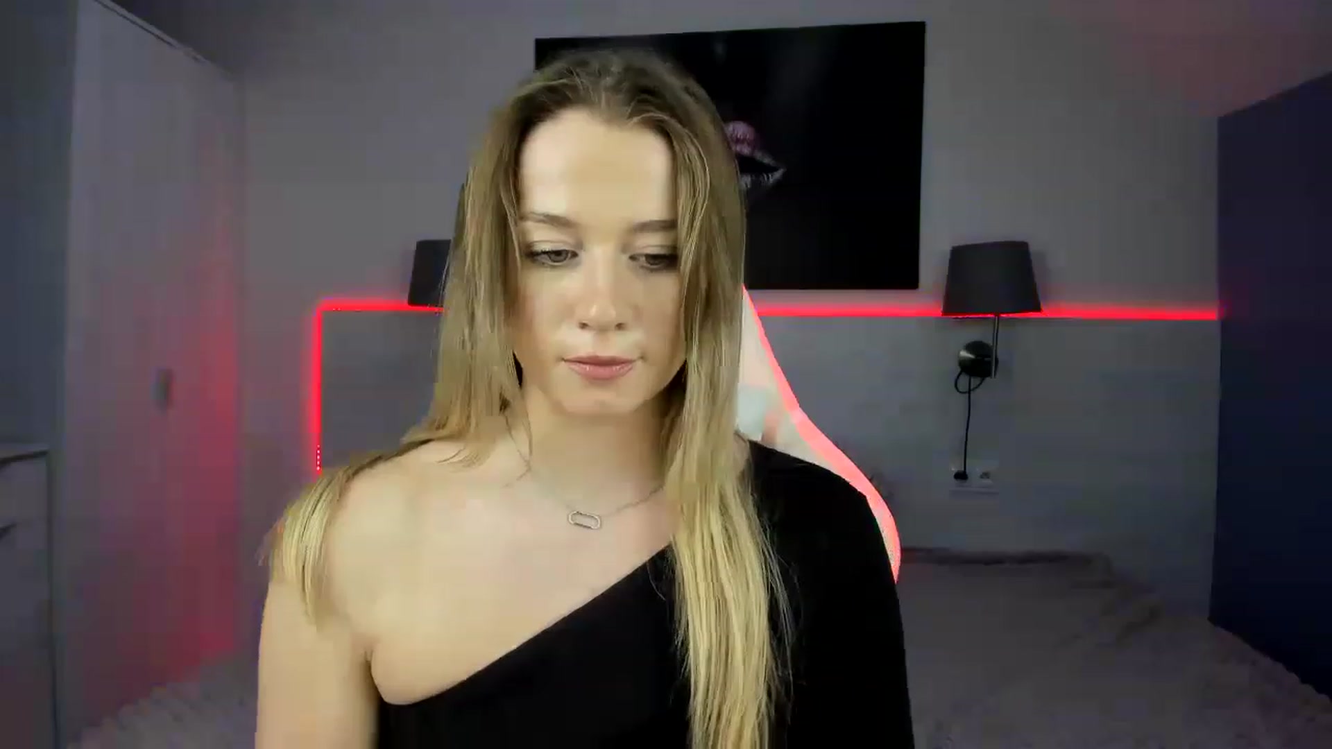 Gallery image thumbnail from PinkCoral's myfreecams stream on, 06/10/2023, 17:35 image 13 of 20