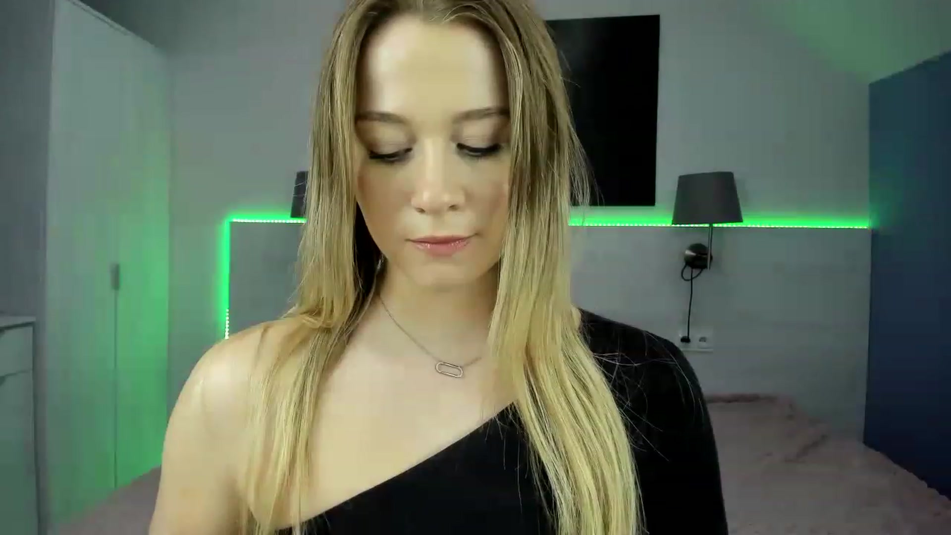 Gallery image thumbnail from PinkCoral's myfreecams stream on, 06/10/2023, 17:35 image 4 of 20
