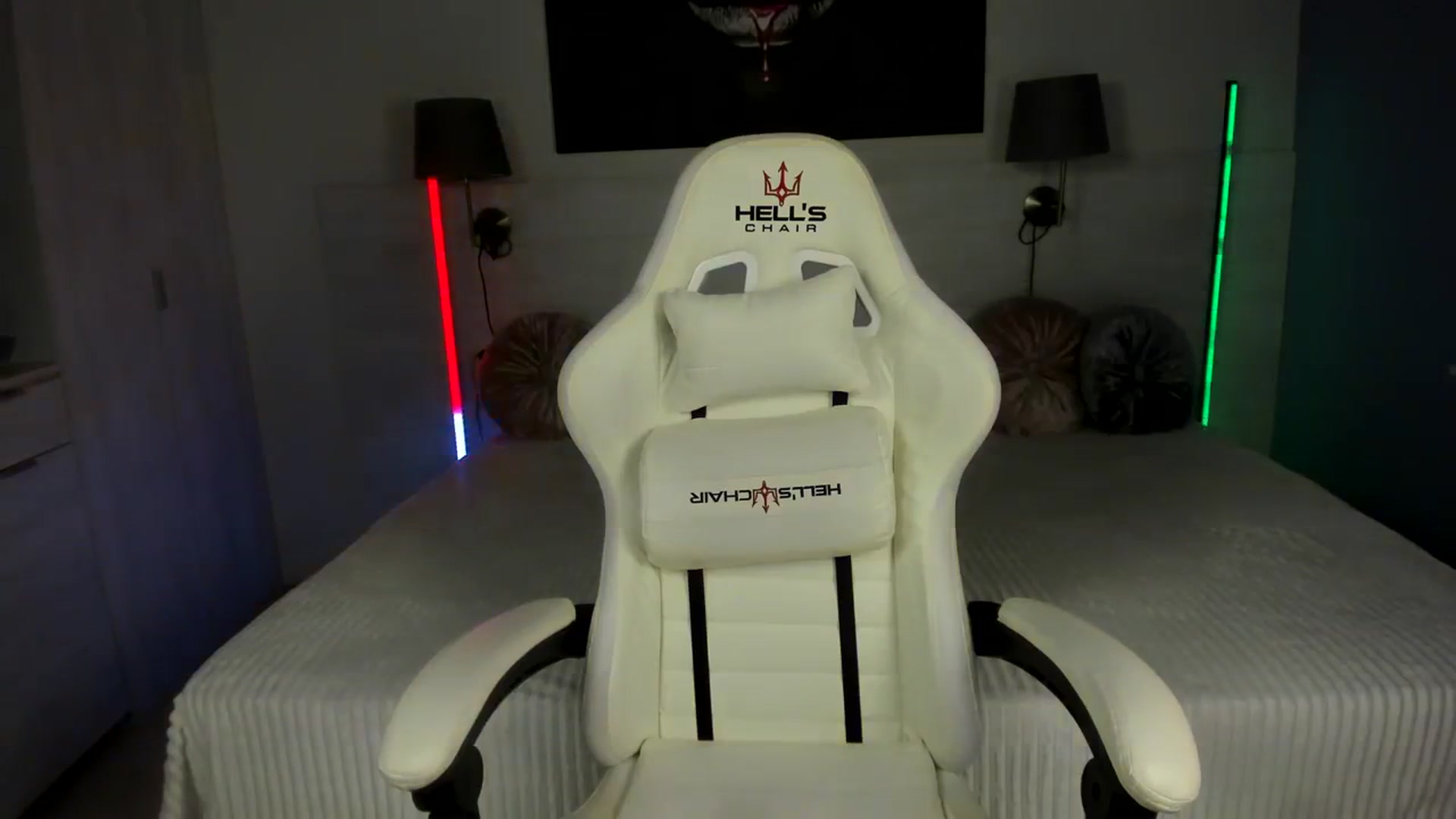 Gallery image thumbnail from PinkCorall's myfreecams stream on, 09/18/2023, 18:29 image 7 of 20