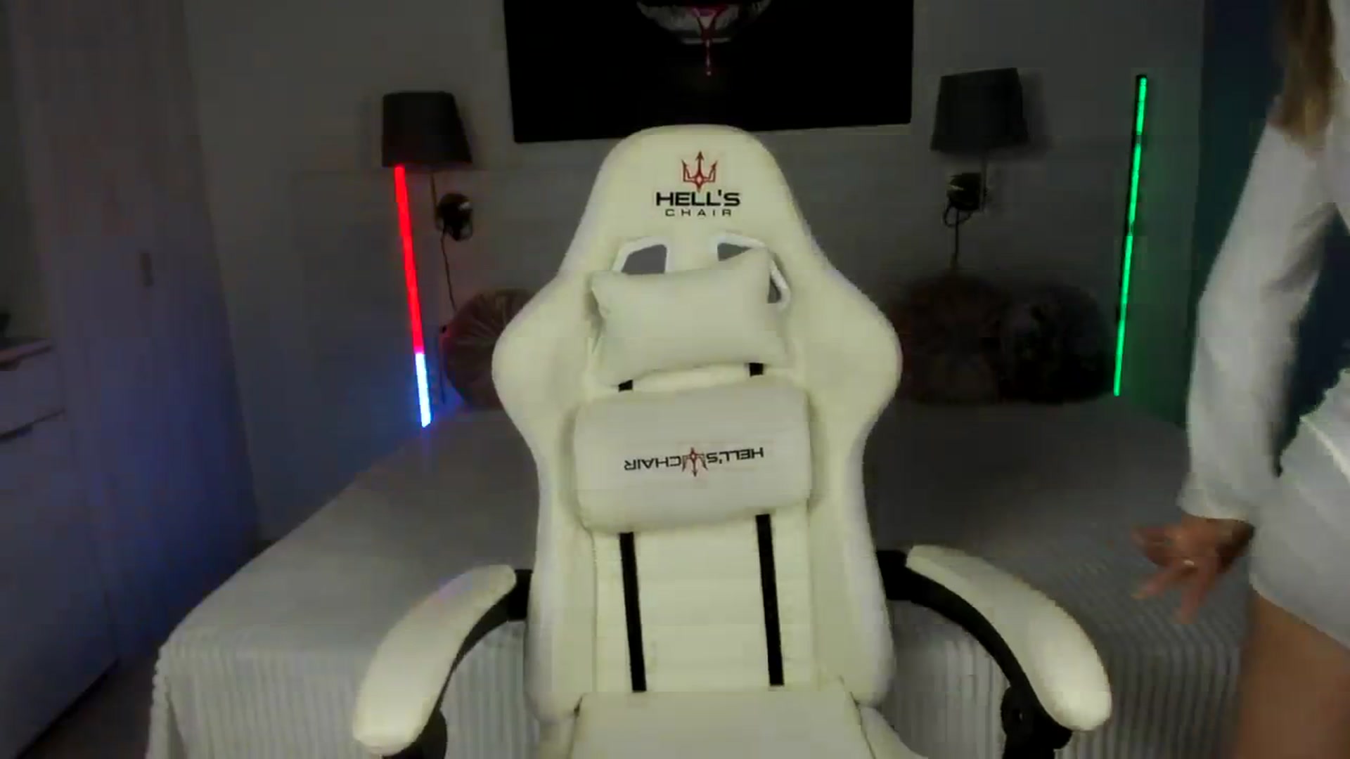 Gallery image thumbnail from PinkCorall's myfreecams stream on, 09/18/2023, 18:29 image 6 of 20