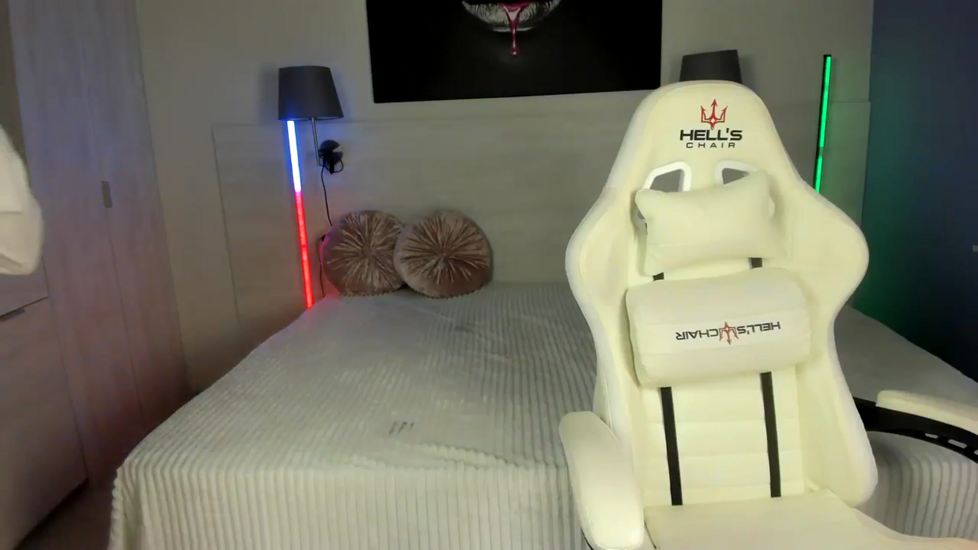 Gallery image thumbnail from PinkCorall's myfreecams stream on, 09/18/2023, 18:29 image 12 of 20