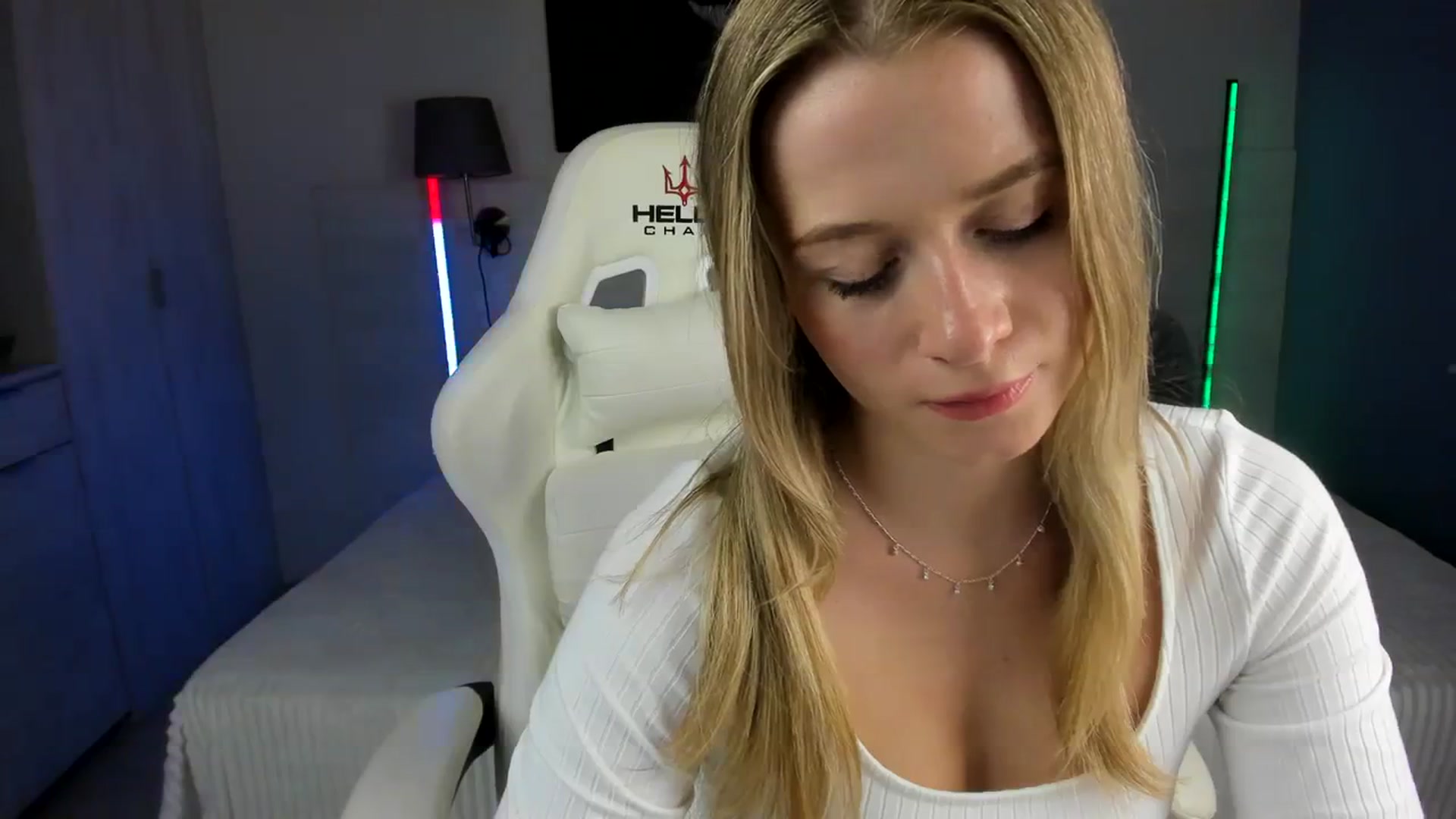 Gallery image thumbnail from PinkCorall's myfreecams stream on, 09/18/2023, 18:29 image 2 of 20
