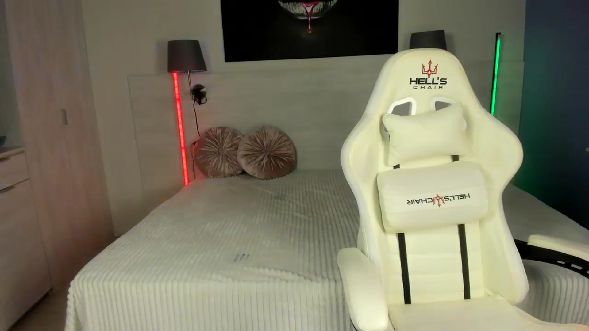 Gallery image thumbnail from PinkCorall's myfreecams stream on, 09/18/2023, 18:29 image 11 of 20