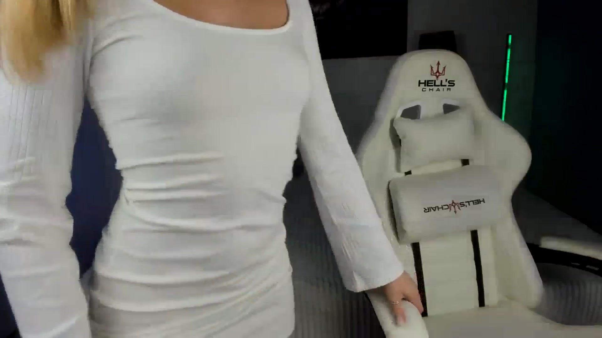 Gallery image thumbnail from PinkCorall's myfreecams stream on, 09/18/2023, 18:29 image 18 of 20