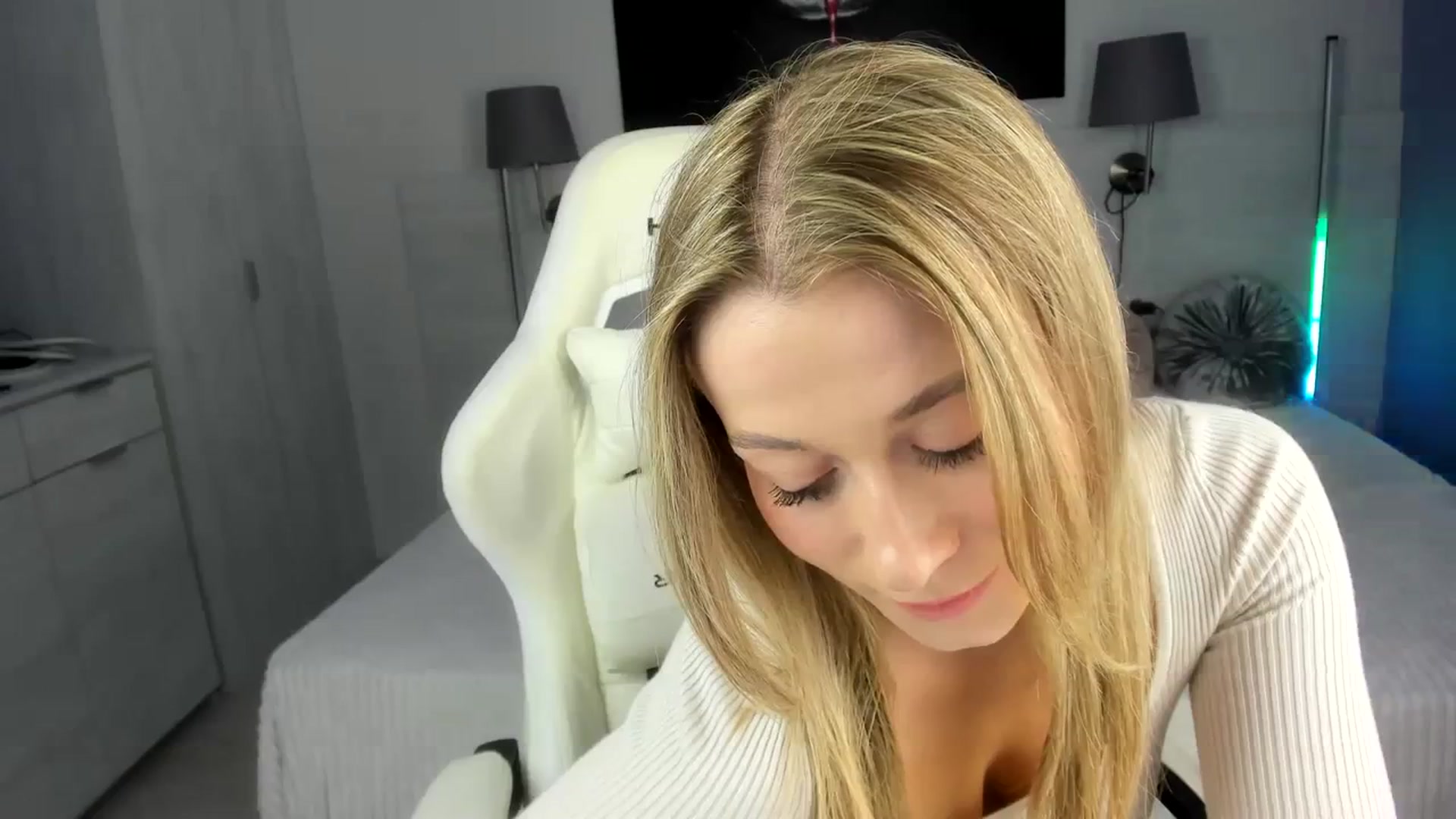 Gallery image thumbnail from PinkCorall's myfreecams stream on, 09/23/2023, 17:29 image 11 of 20