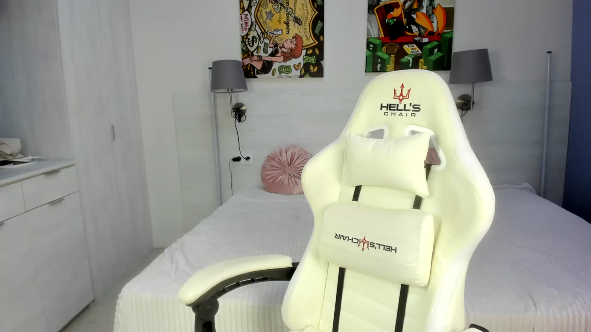 Gallery image thumbnail from PinkCorall's myfreecams stream on, 09/28/2023, 16:34 image 9 of 20