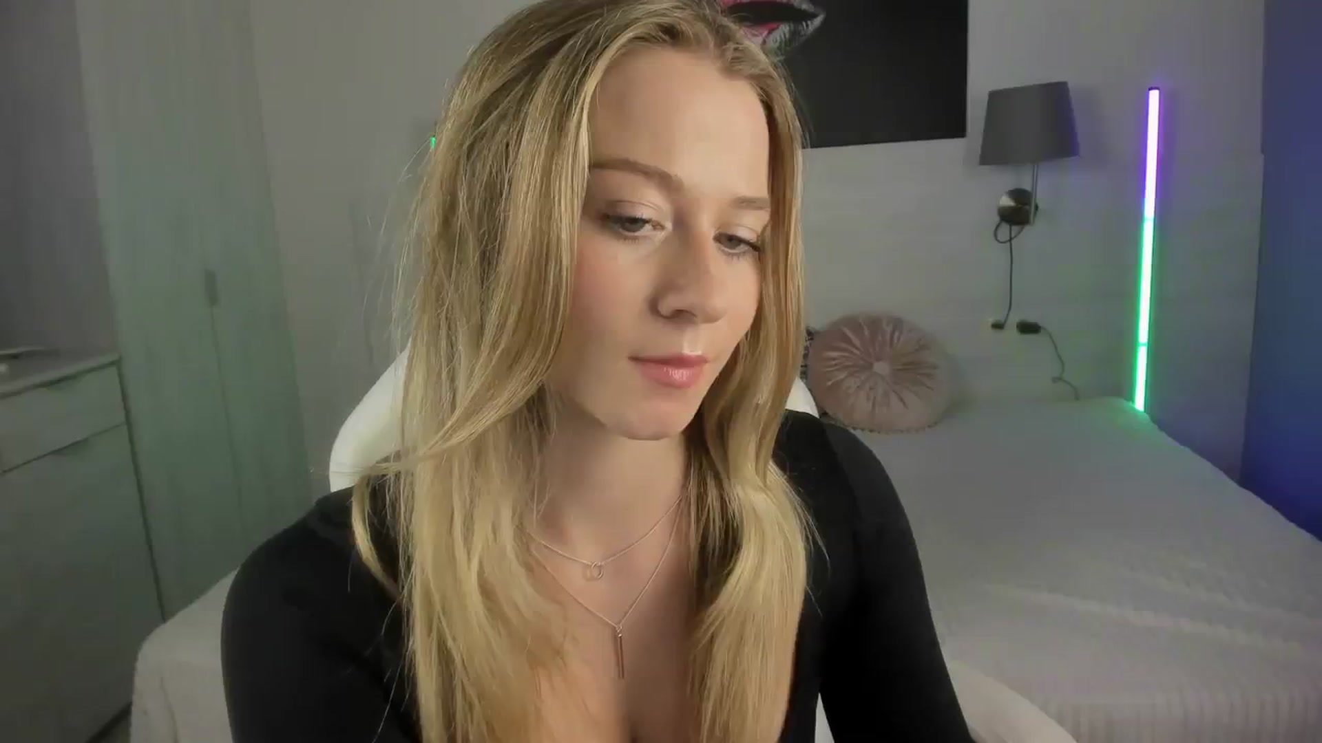 Gallery image thumbnail from PinkCorall's myfreecams stream on, 09/30/2023, 18:24 image 17 of 20