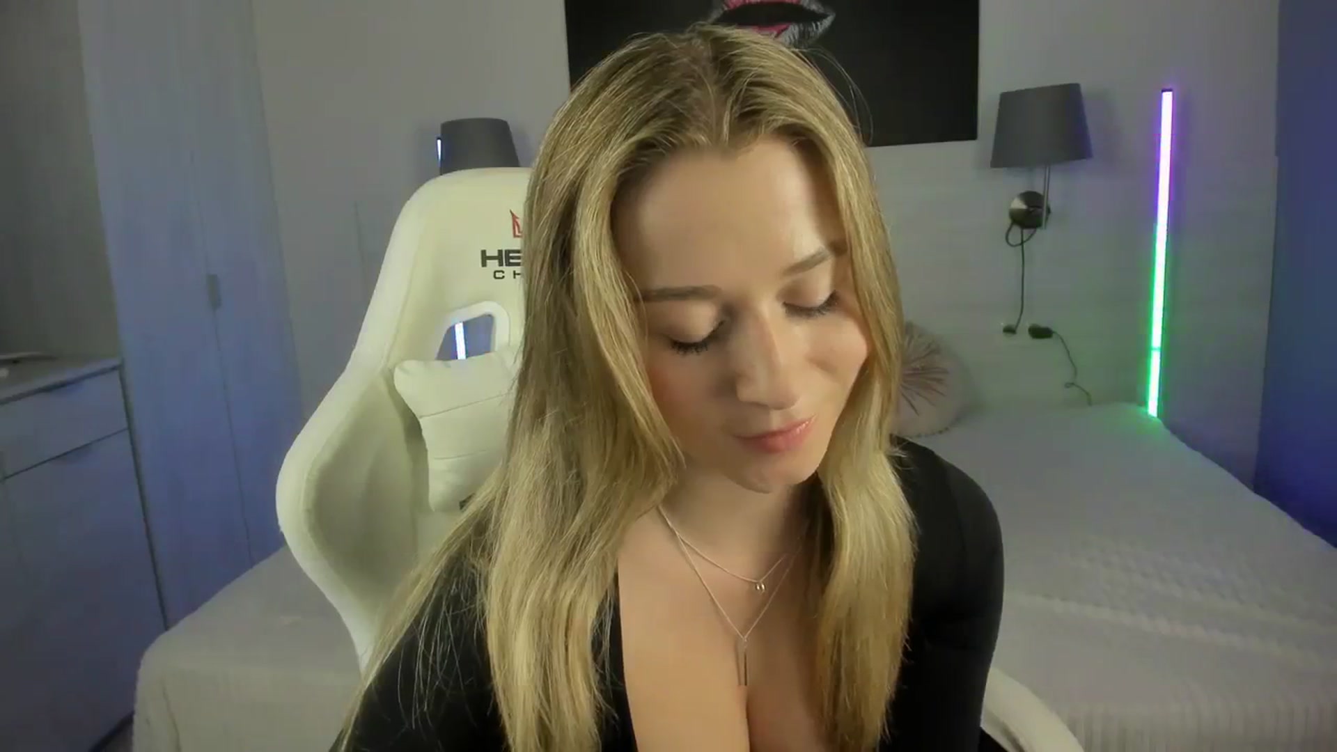 Gallery image thumbnail from PinkCorall's myfreecams stream on, 09/30/2023, 18:24 image 3 of 20