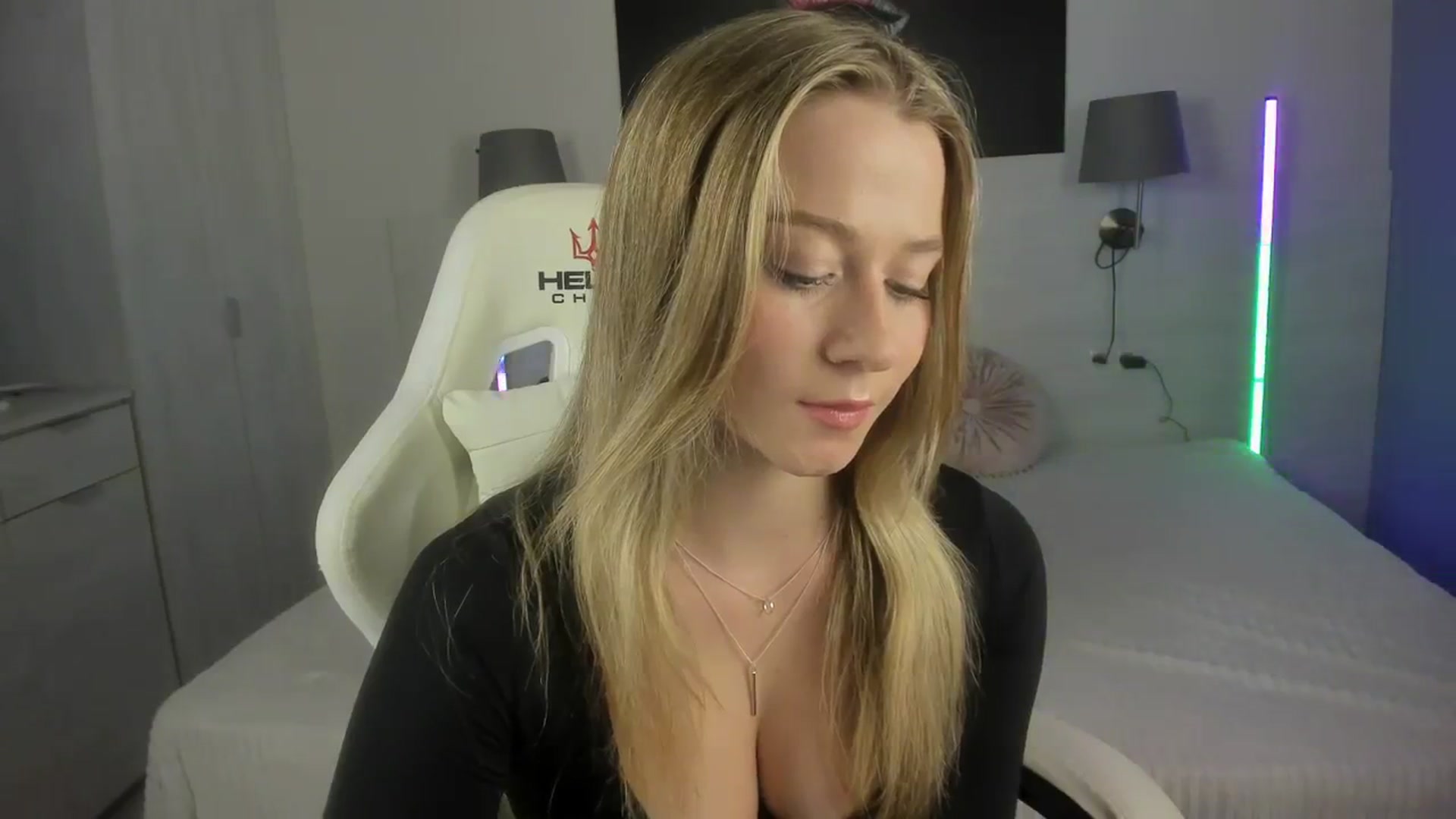 Gallery image thumbnail from PinkCorall's myfreecams stream on, 09/30/2023, 18:24 image 9 of 20
