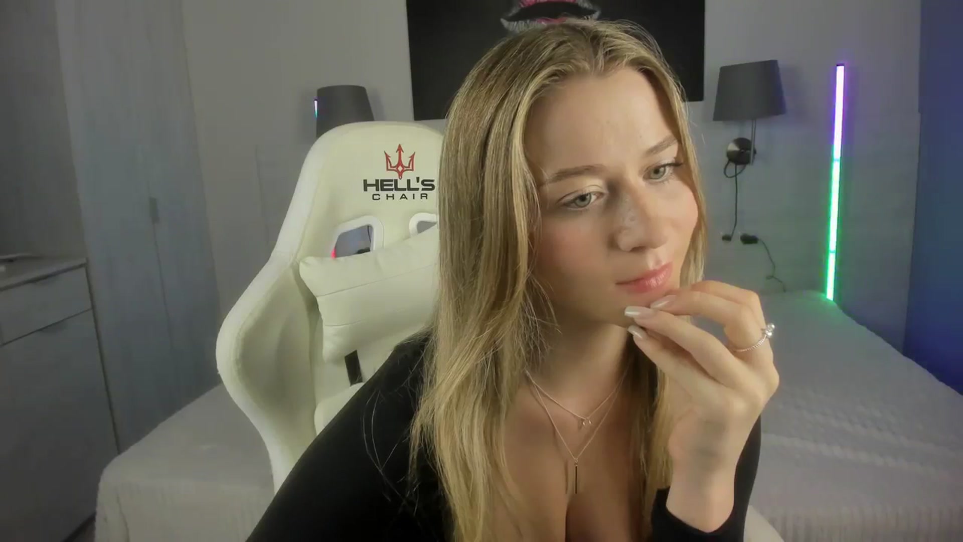 Gallery image thumbnail from PinkCorall's myfreecams stream on, 09/30/2023, 18:24 image 6 of 20