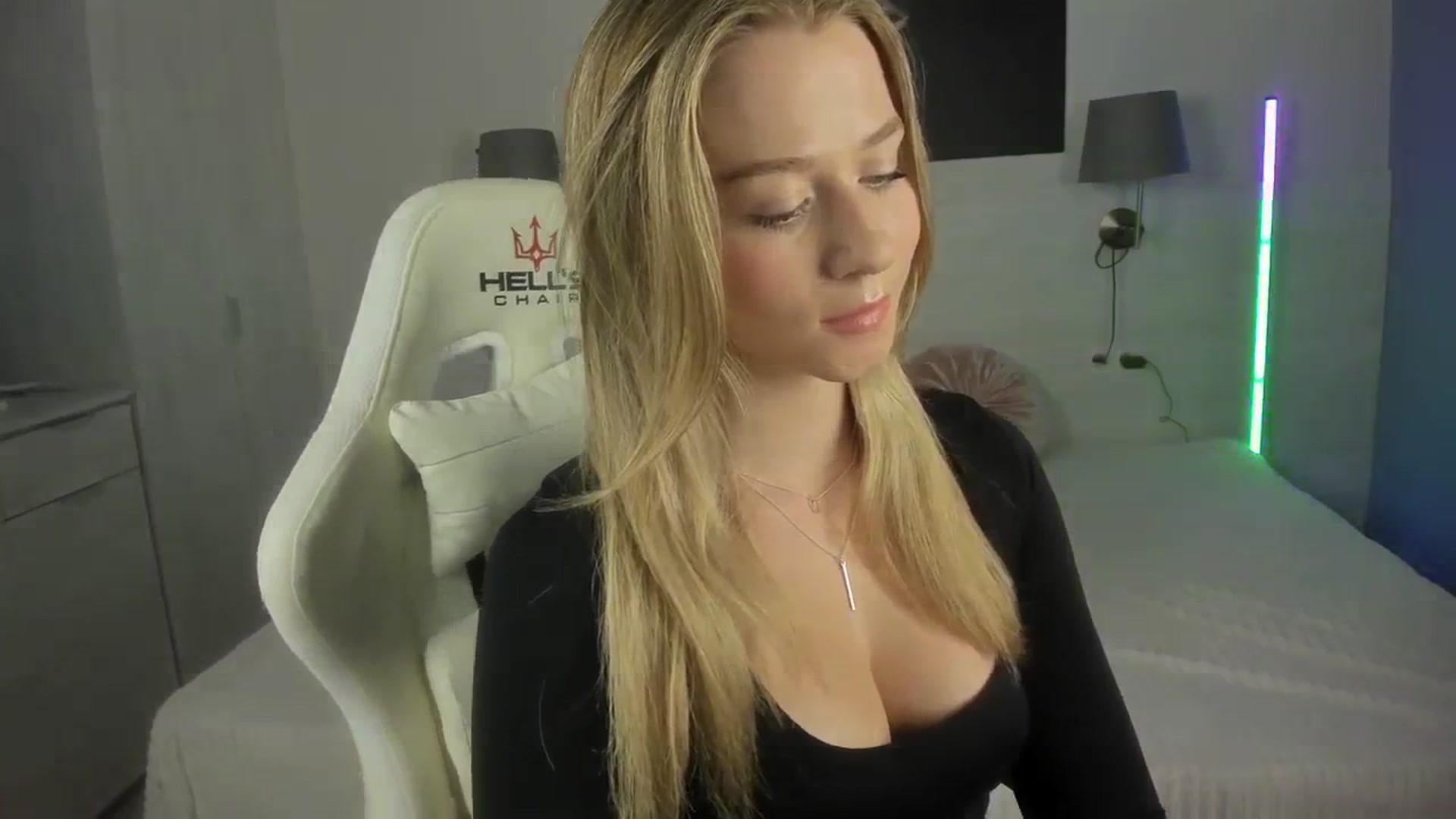 Gallery image thumbnail from PinkCorall's myfreecams stream on, 09/30/2023, 18:24 image 15 of 20