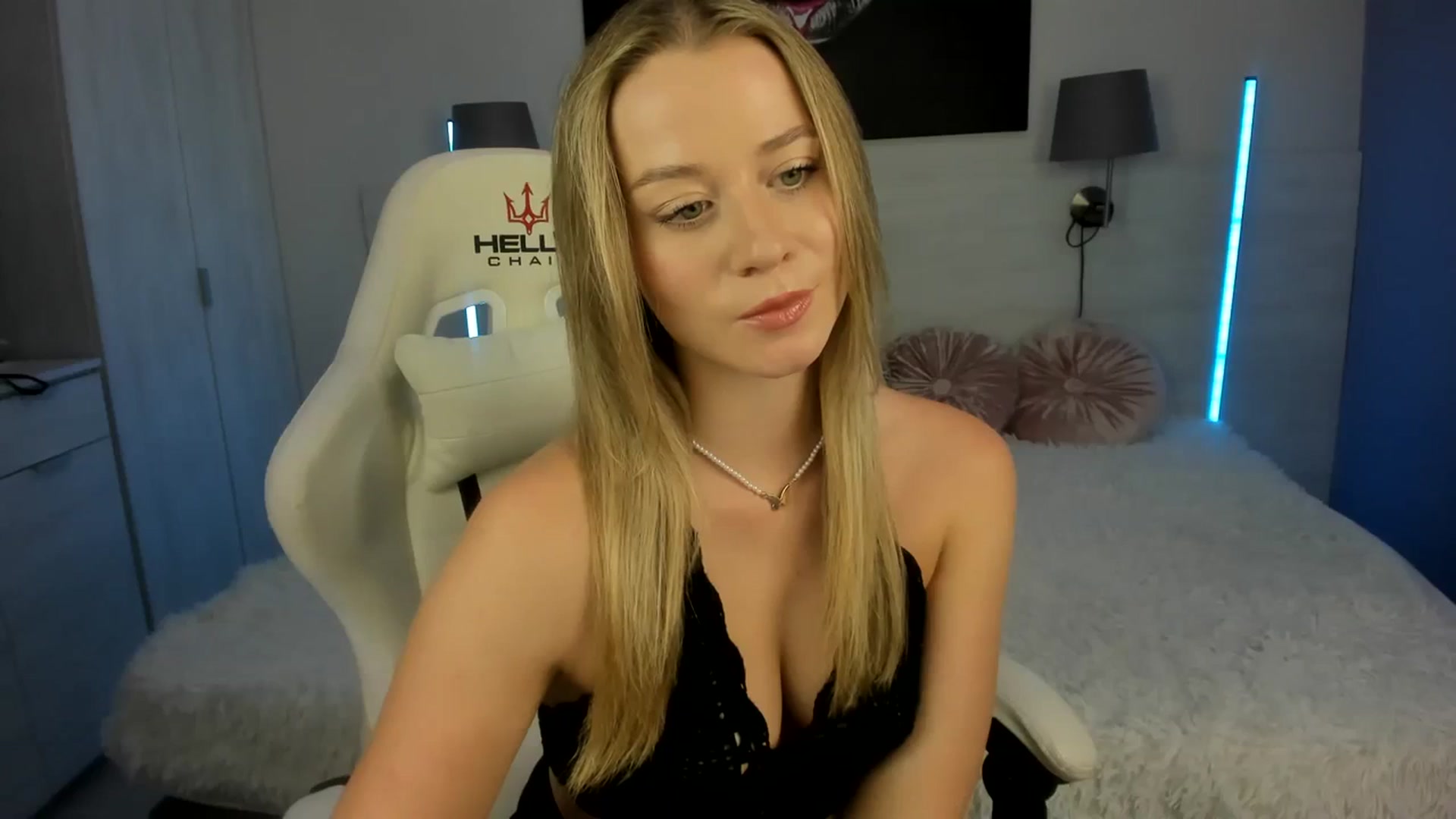 Gallery image thumbnail from PinkCorall's myfreecams stream on, 10/02/2023, 15:05 image 18 of 20