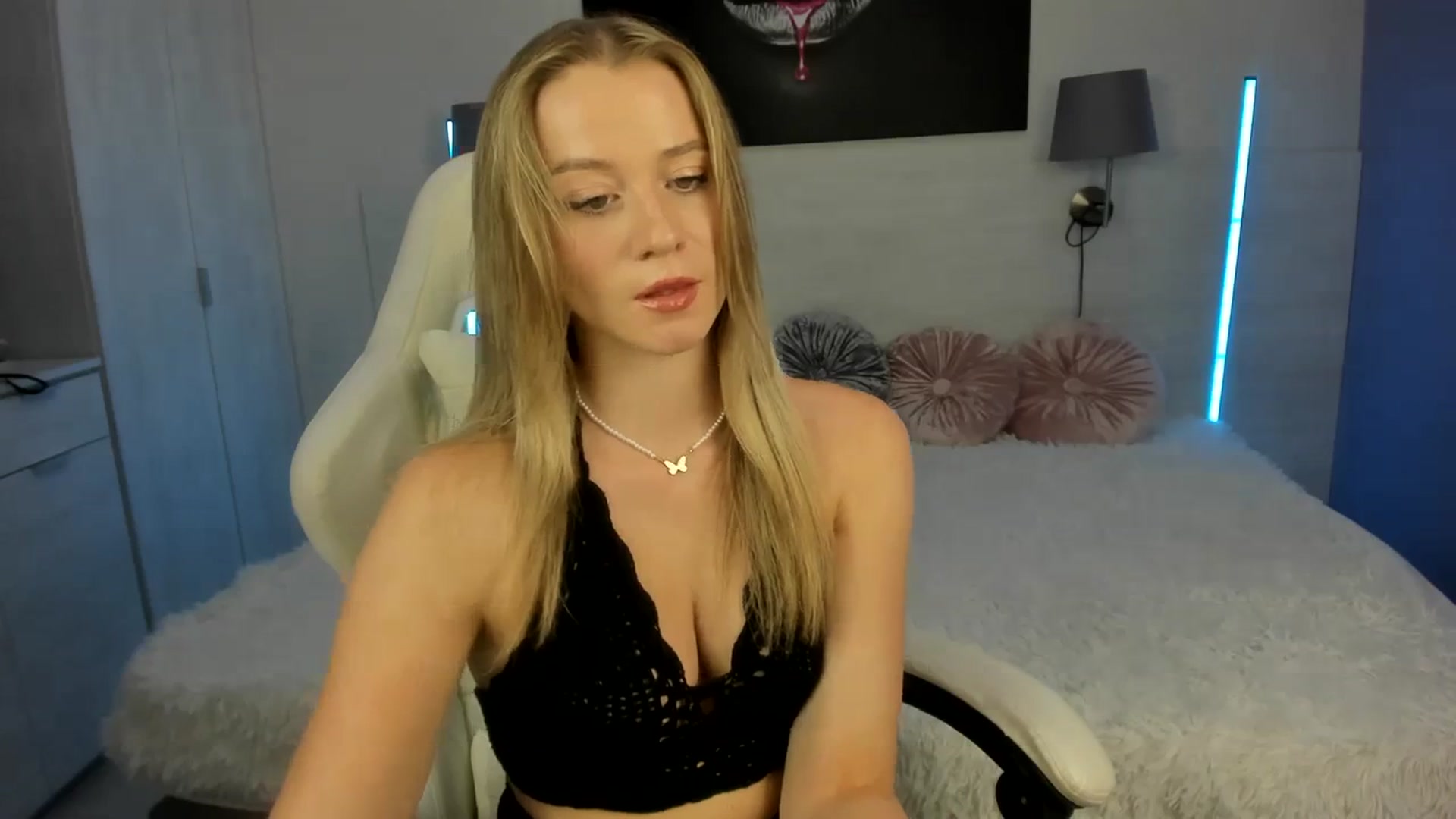 Gallery image thumbnail from PinkCorall's myfreecams stream on, 10/02/2023, 15:05 image 10 of 20