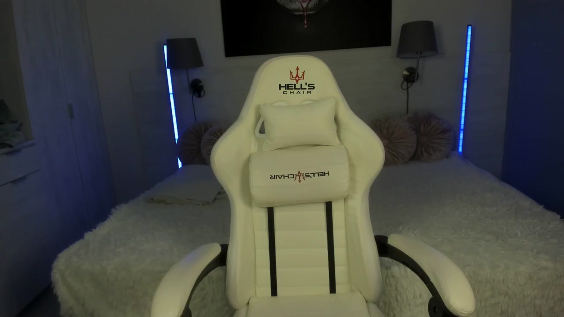 Gallery image thumbnail from PinkCorall's myfreecams stream on, 10/11/2023, 15:40 image 7 of 20