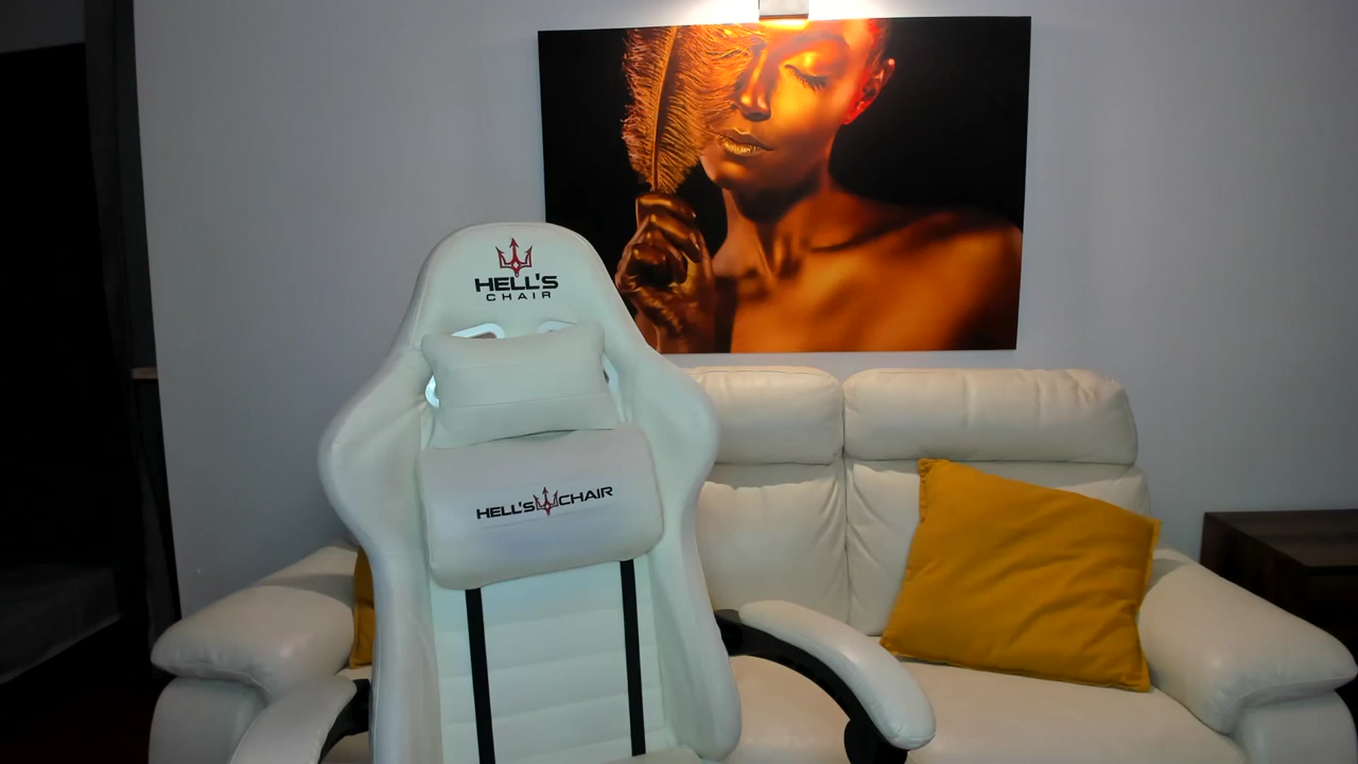 Gallery image thumbnail from PinkCorall's myfreecams stream on, 10/16/2023, 15:23 image 12 of 20