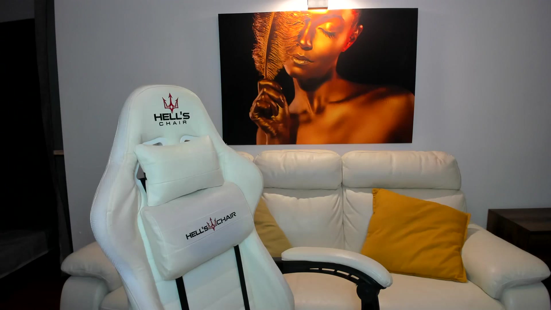 Gallery image thumbnail from PinkCorall's myfreecams stream on, 10/16/2023, 18:18 image 18 of 20