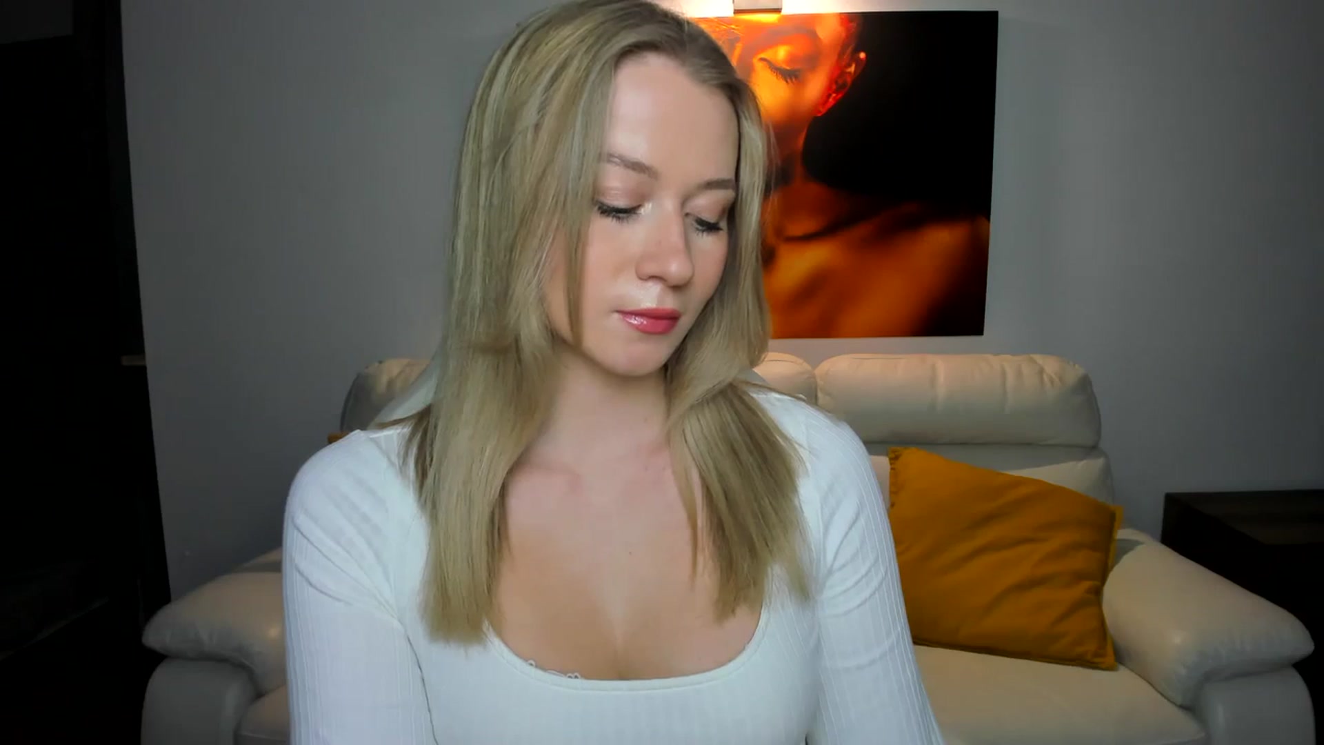 Gallery image thumbnail from PinkCorall's myfreecams stream on, 10/17/2023, 19:03 image 4 of 20