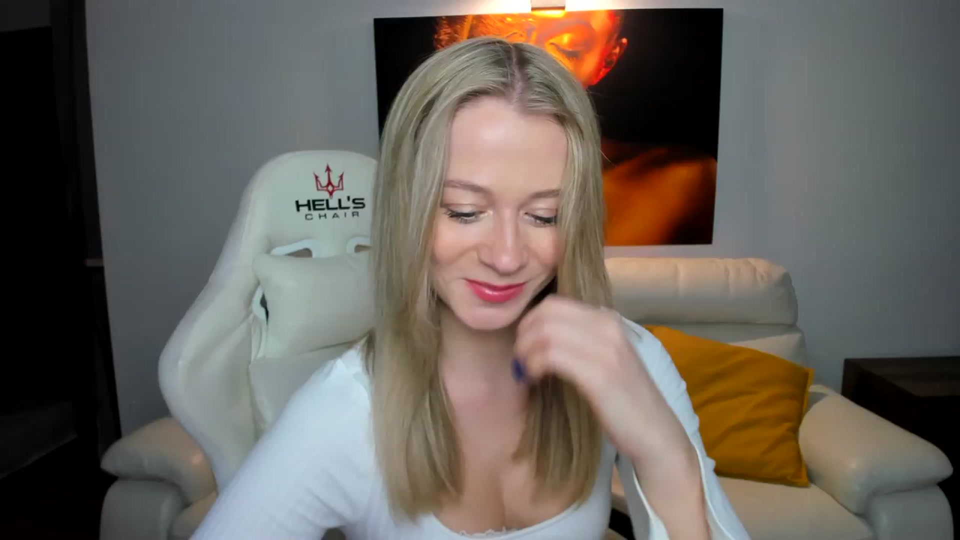Gallery image thumbnail from PinkCorall's myfreecams stream on, 10/17/2023, 19:03 image 5 of 20