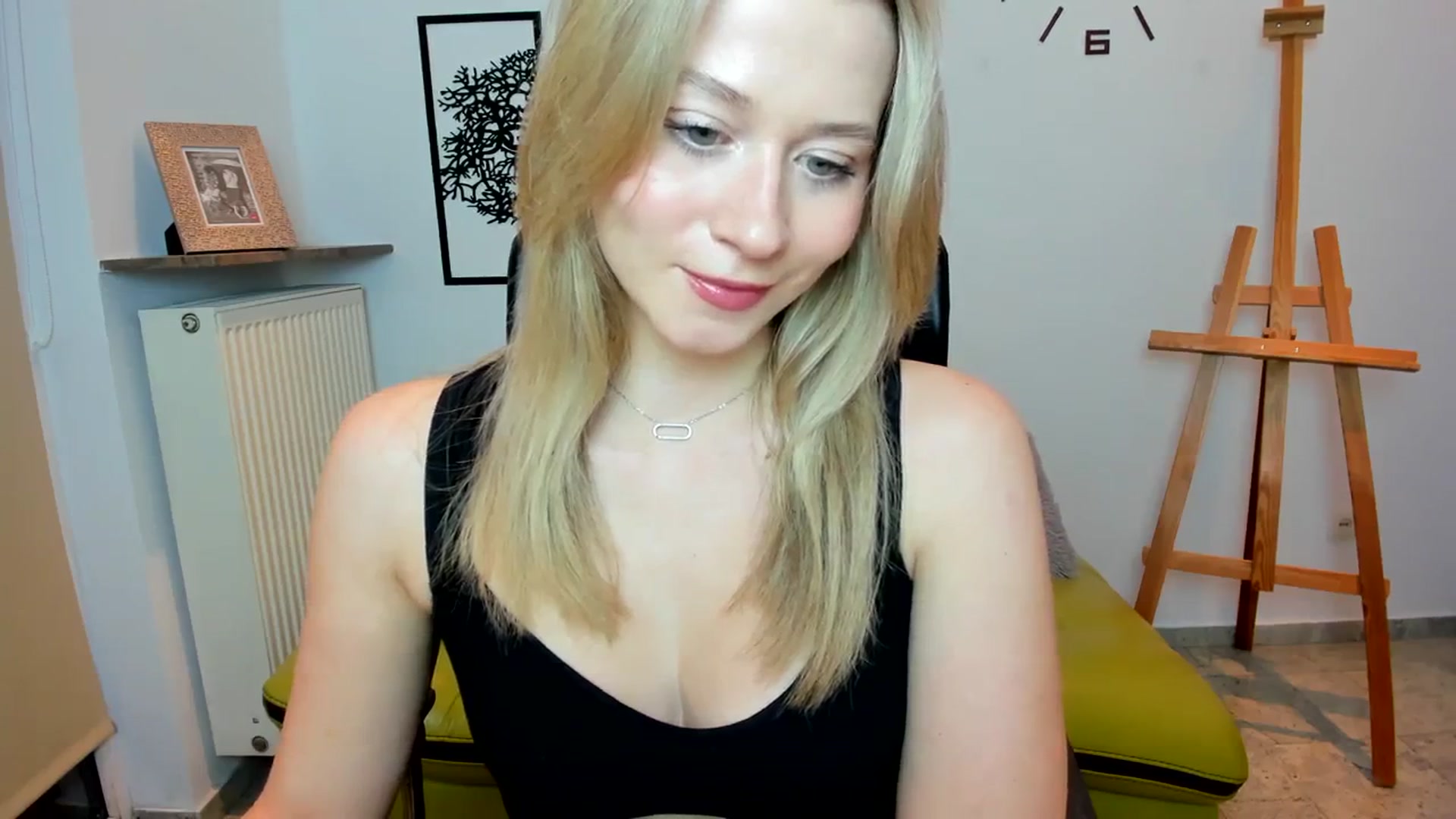 Gallery image thumbnail from PinkCorall's myfreecams stream on, 11/24/2023, 21:03 image 14 of 20