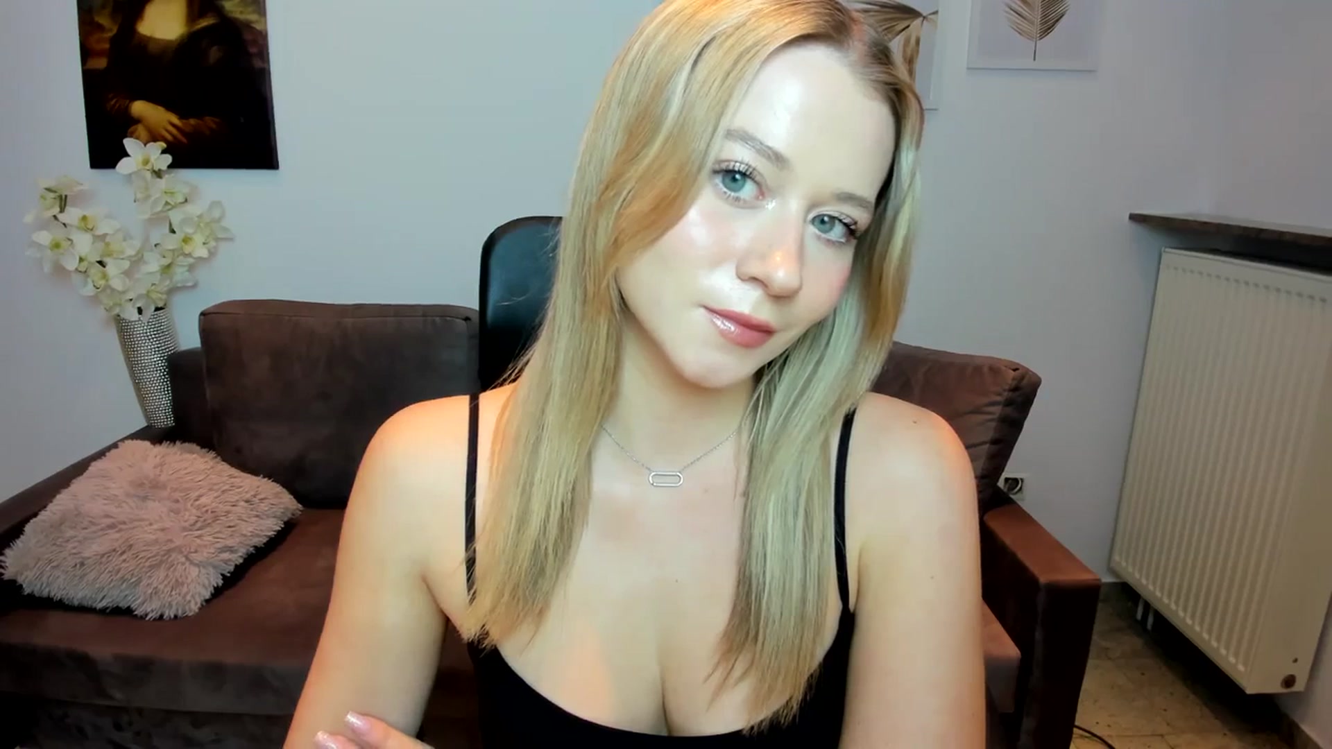 Gallery image thumbnail from PinkCorall's myfreecams stream on, 11/26/2023, 15:16 image 13 of 20