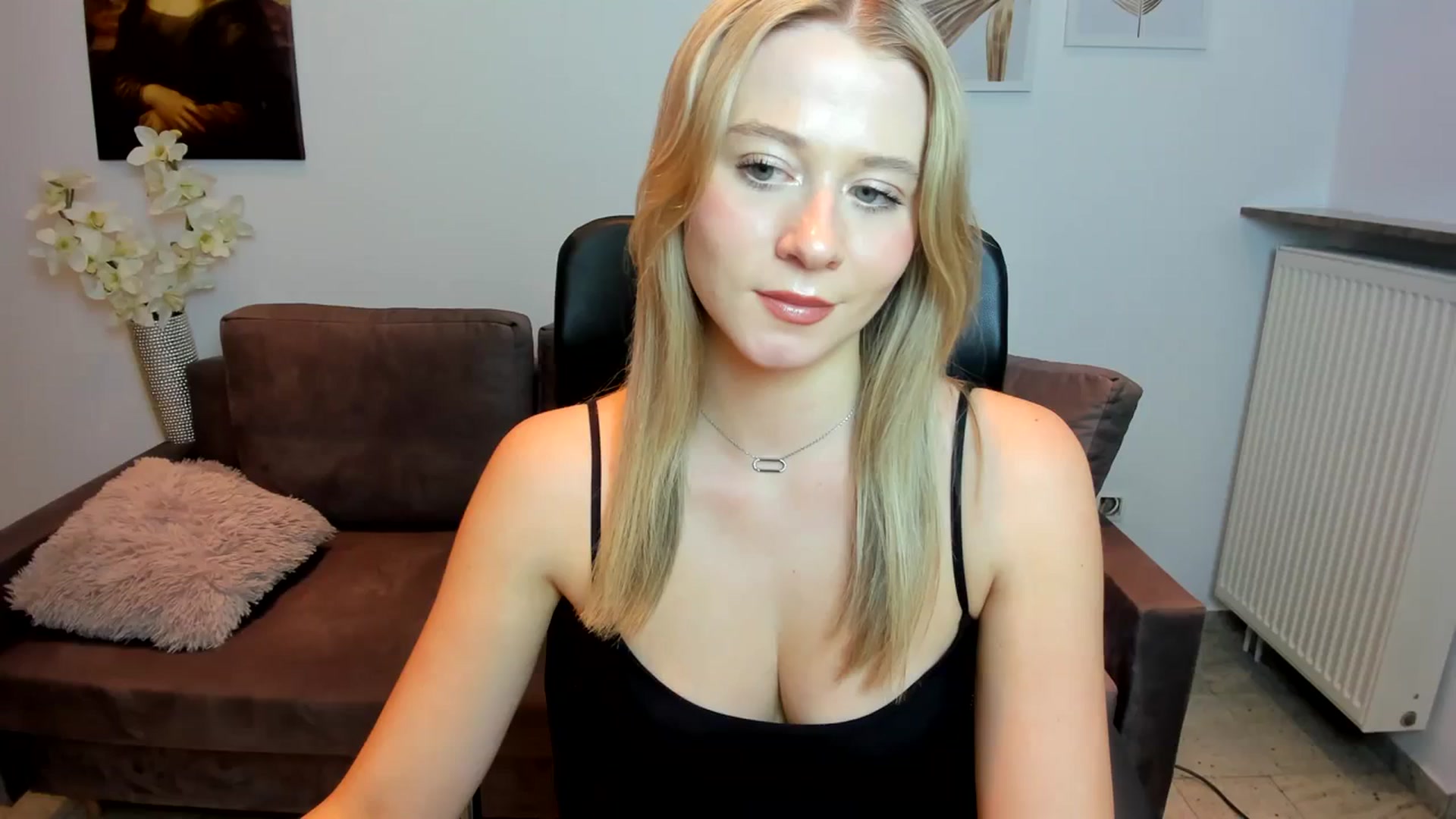 Gallery image thumbnail from PinkCorall's myfreecams stream on, 11/26/2023, 21:03 image 1 of 20
