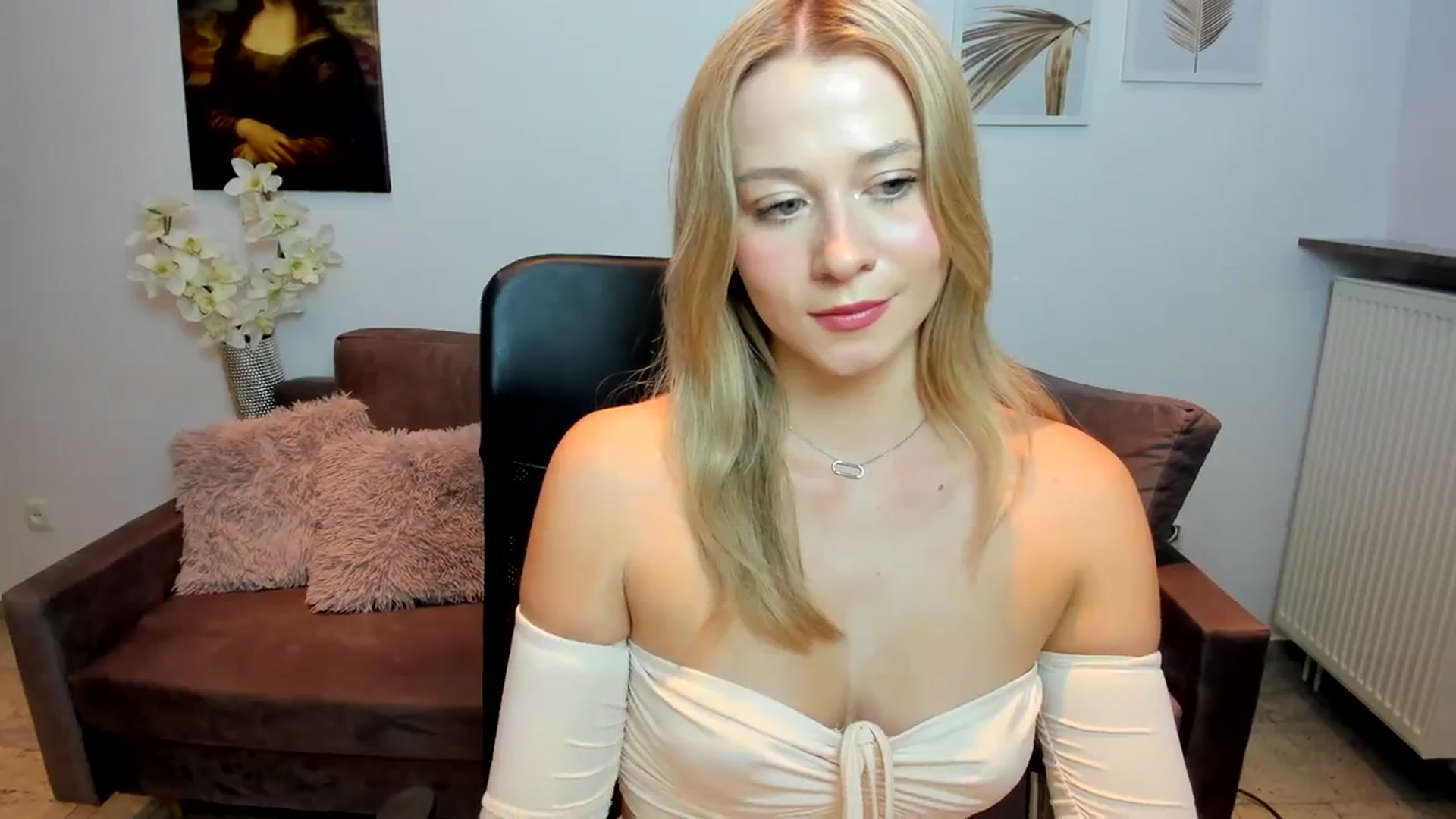 Gallery image thumbnail from PinkCorall's myfreecams stream on, 11/28/2023, 19:48 image 3 of 20