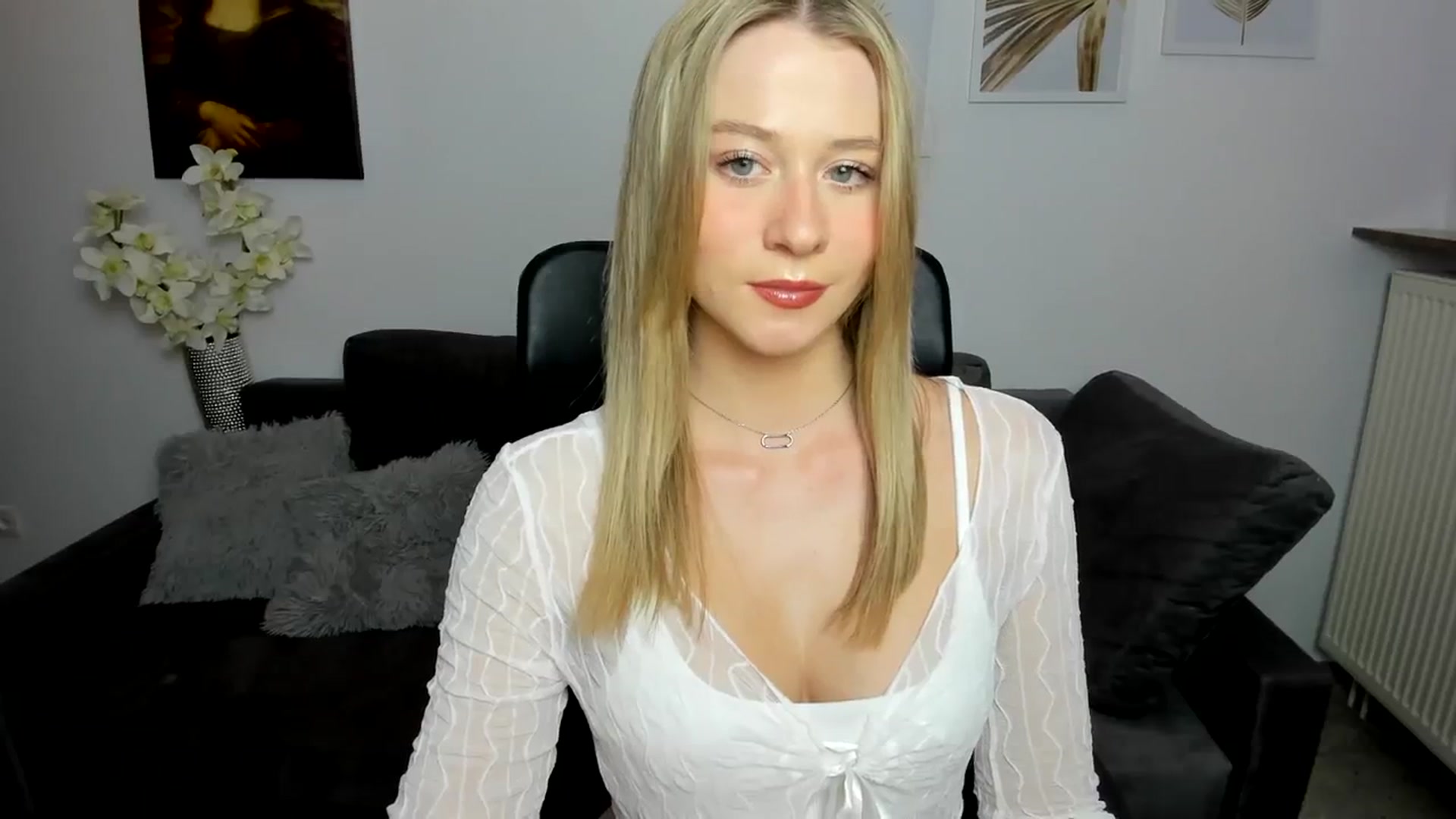 Gallery image thumbnail from PinkCorall's myfreecams stream on, 11/30/2023, 16:33 image 16 of 20