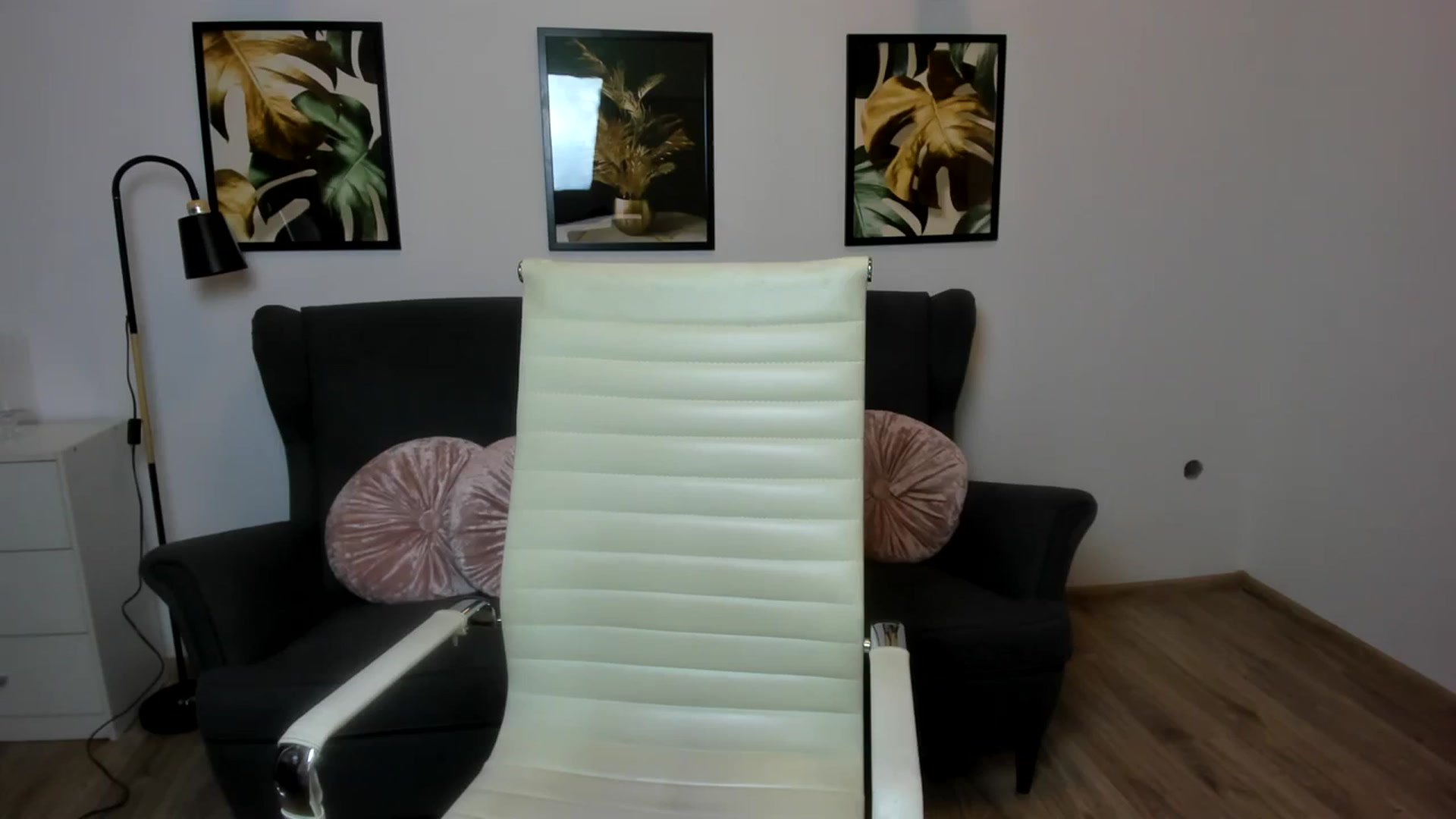 Gallery image thumbnail from PinkCorall's myfreecams stream on, 12/03/2023, 13:53 image 15 of 20