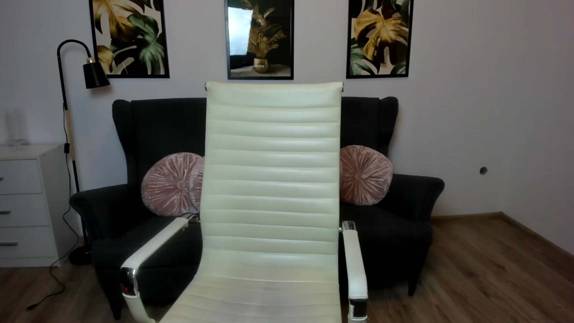 Gallery image thumbnail from PinkCorall's myfreecams stream on, 12/03/2023, 18:20 image 8 of 20