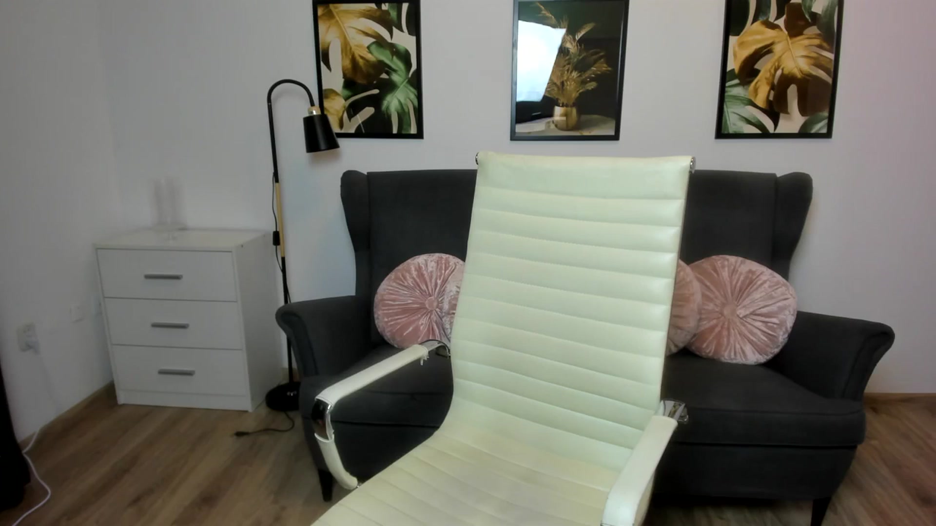Gallery image thumbnail from PinkCorall's myfreecams stream on, 12/04/2023, 15:45 image 14 of 20
