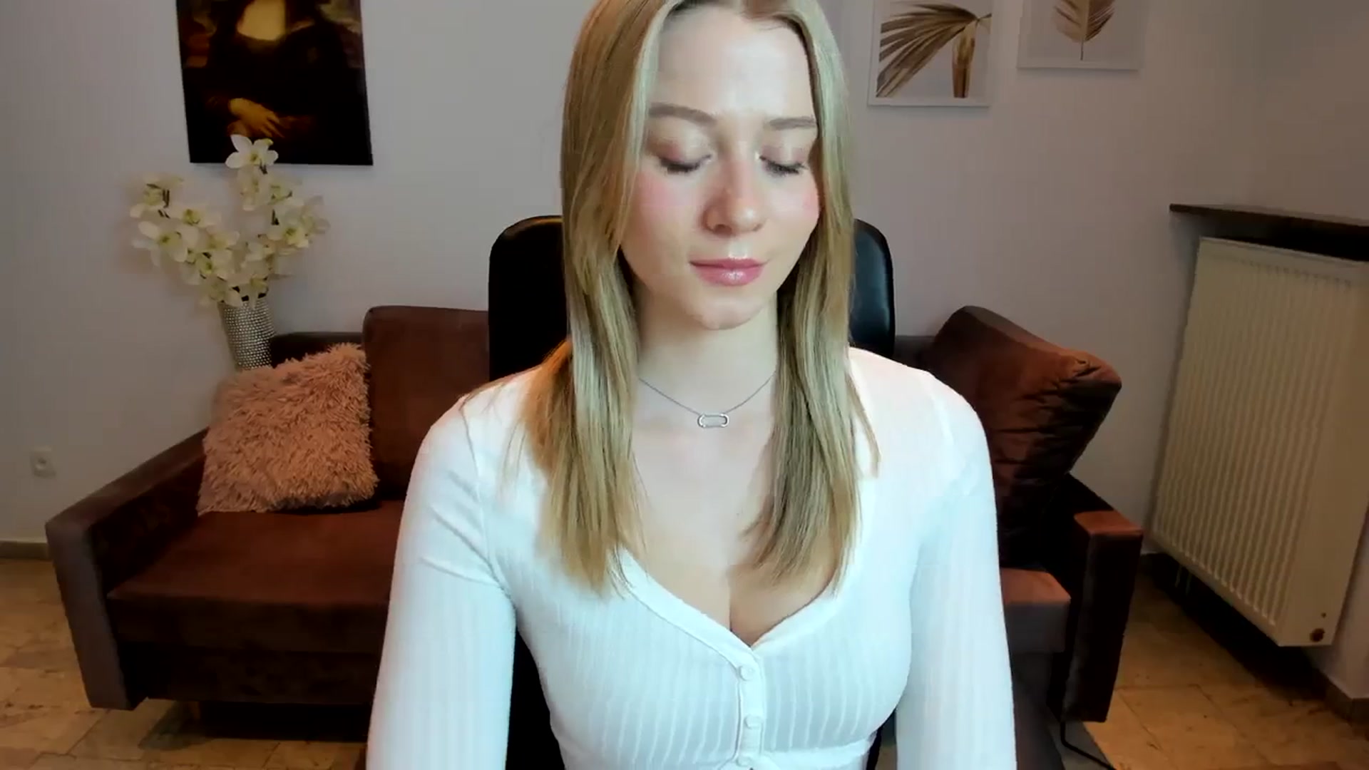 Gallery image thumbnail from PinkCorall's myfreecams stream on, 12/05/2023, 18:50 image 17 of 20