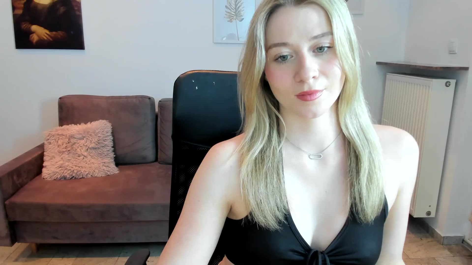 Gallery image thumbnail from PinkCorall's myfreecams stream on, 12/16/2023, 18:06 image 14 of 20