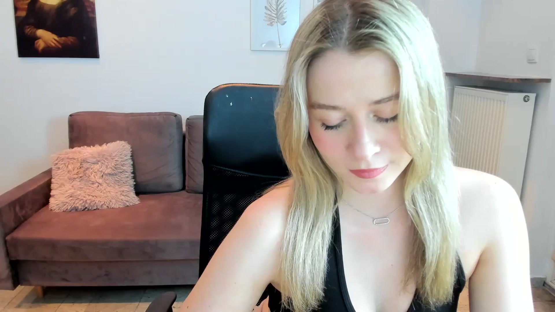 Gallery image thumbnail from PinkCorall's myfreecams stream on, 12/16/2023, 18:06 image 13 of 20